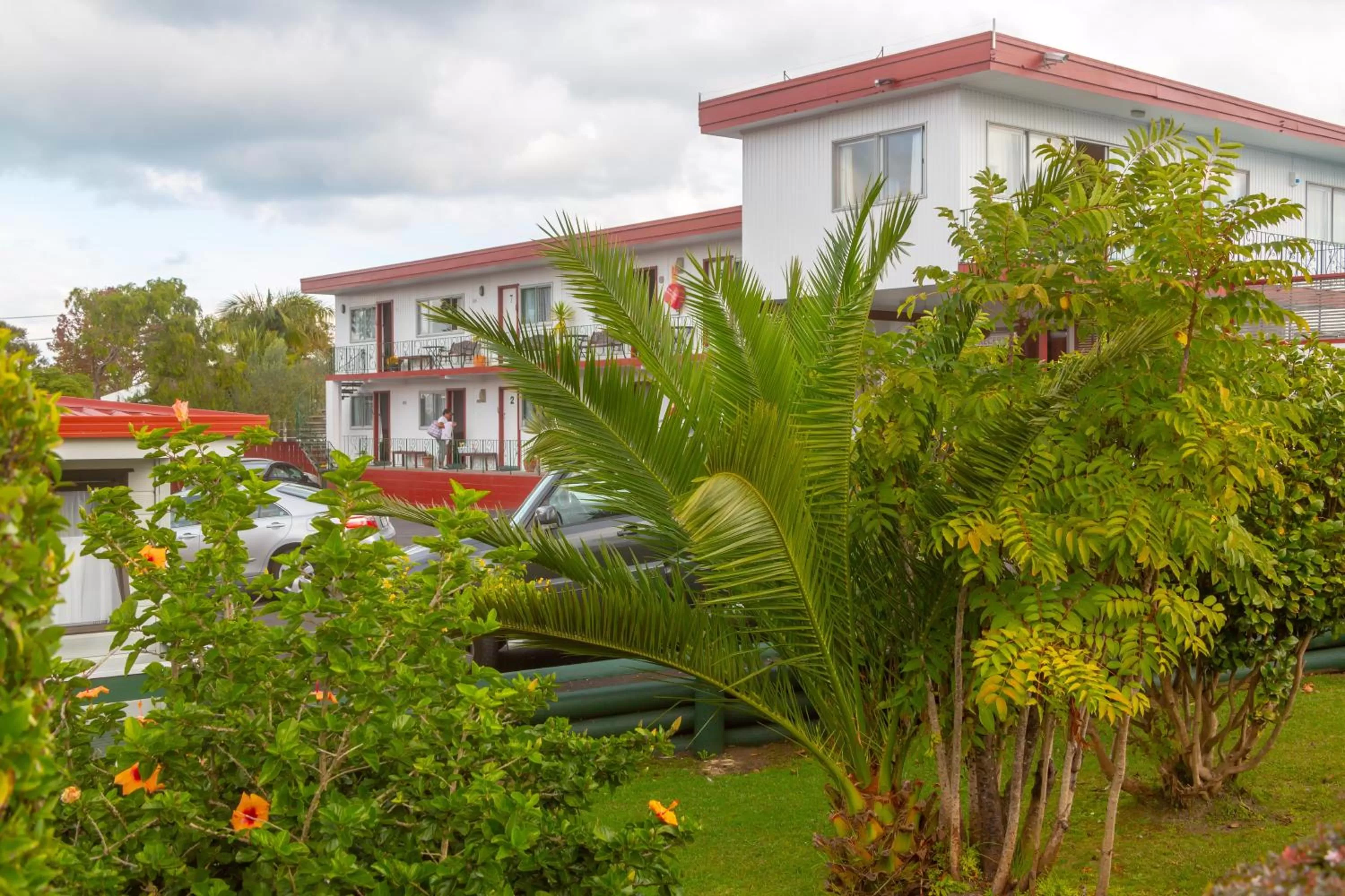 Garden view in New Haven Motel