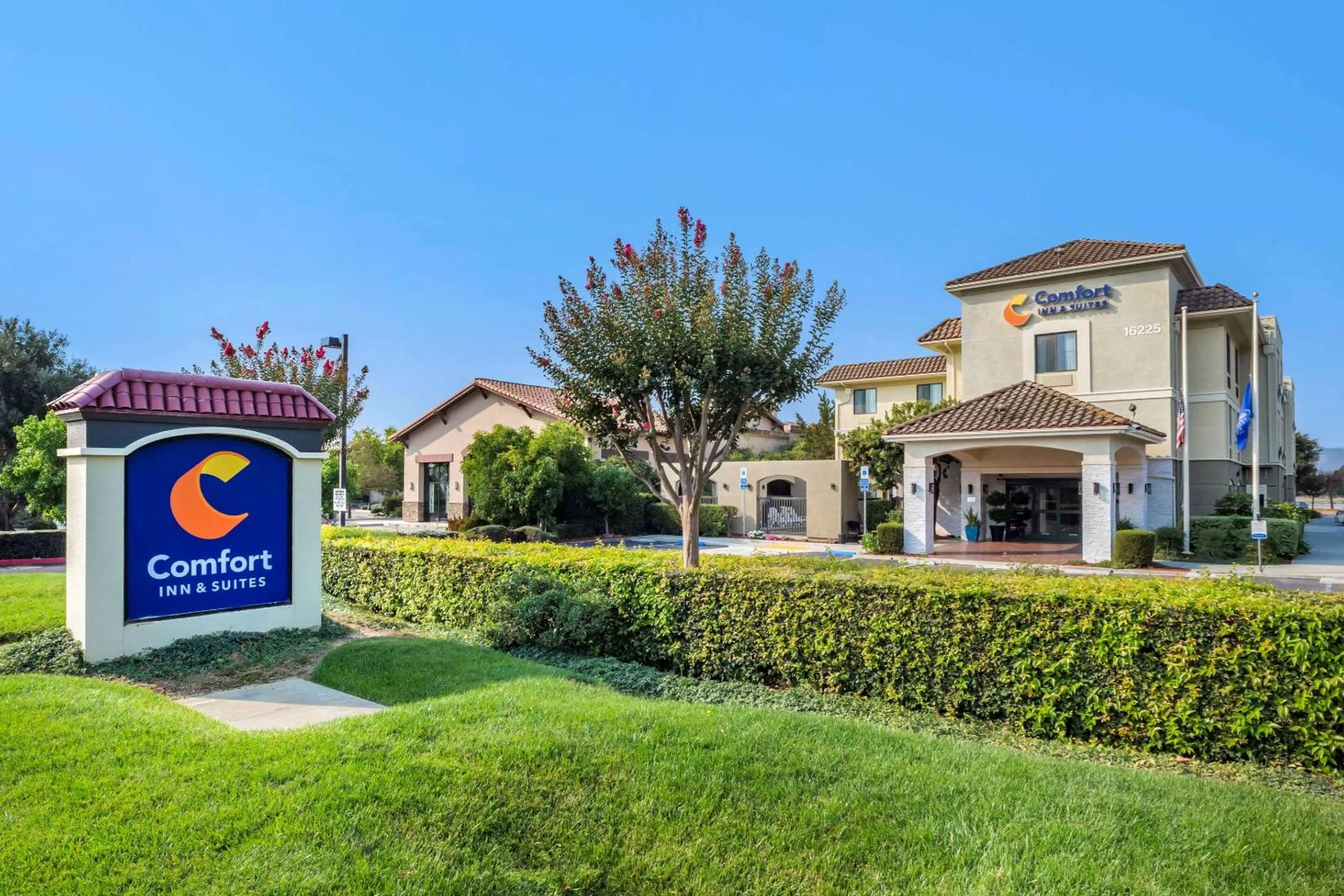 Property building in Comfort Inn South San Jose - Morgan Hill