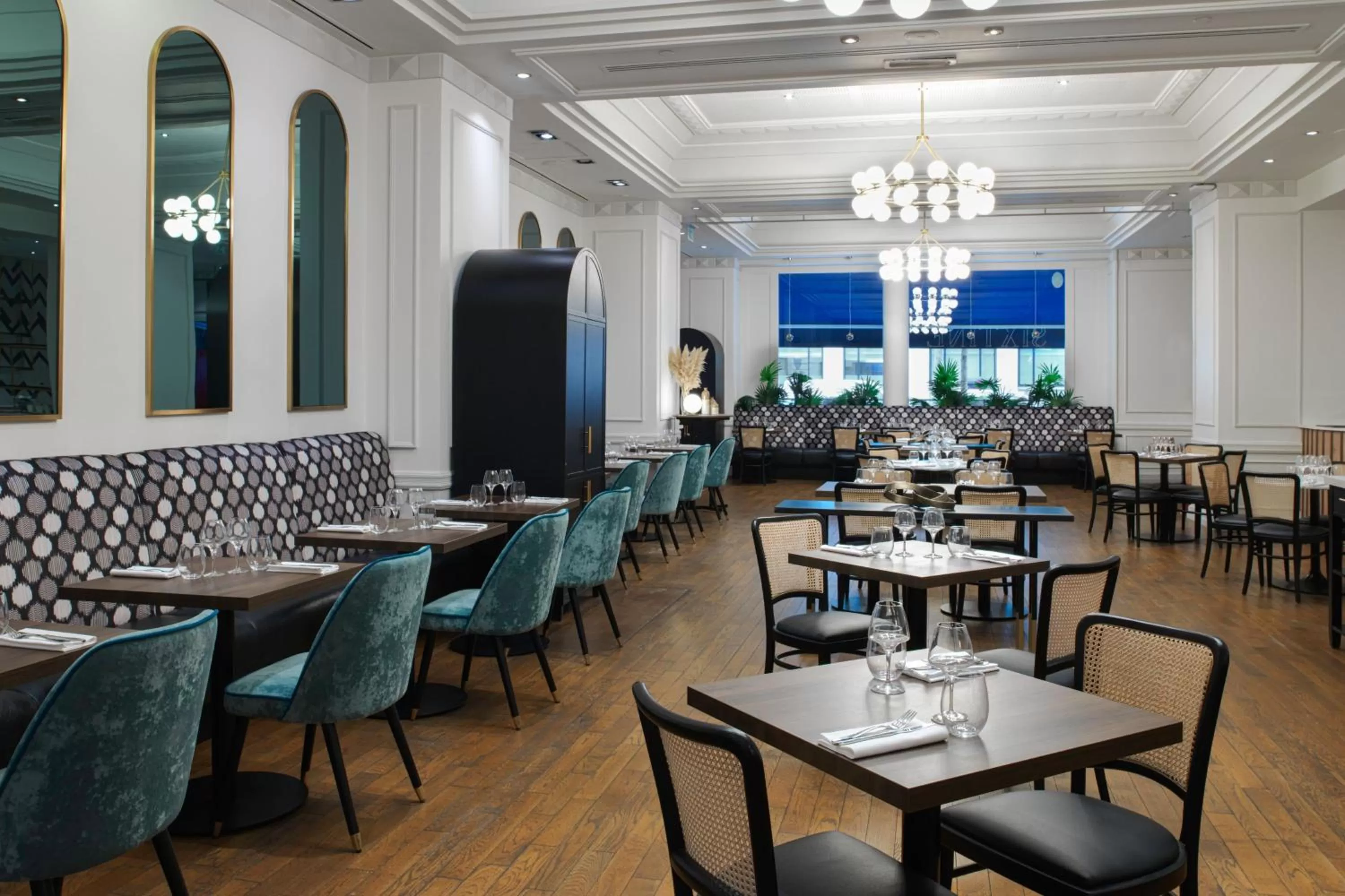 Restaurant/places to eat in Paris Marriott Opera Ambassador Hotel