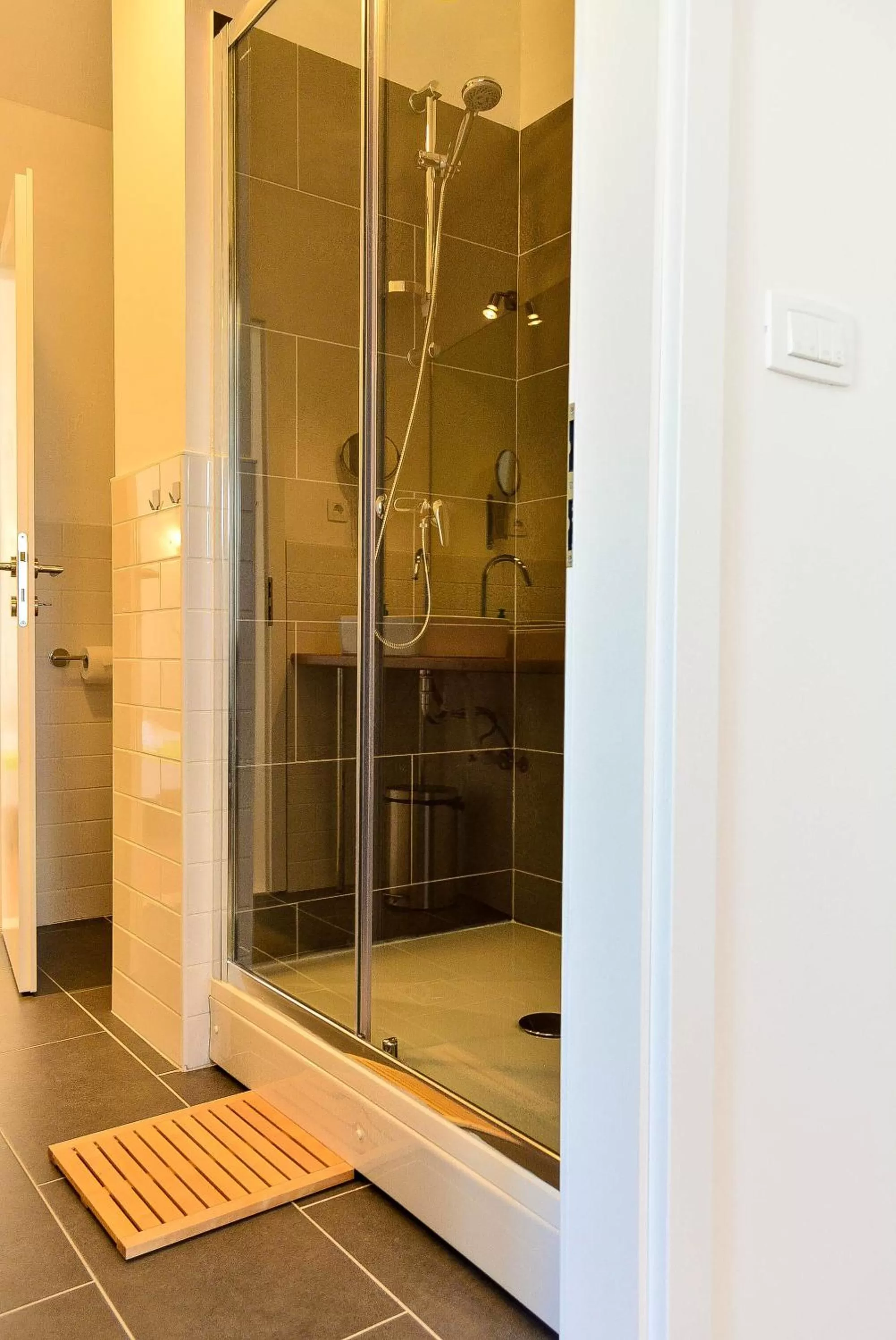 Bathroom in Golden B&B