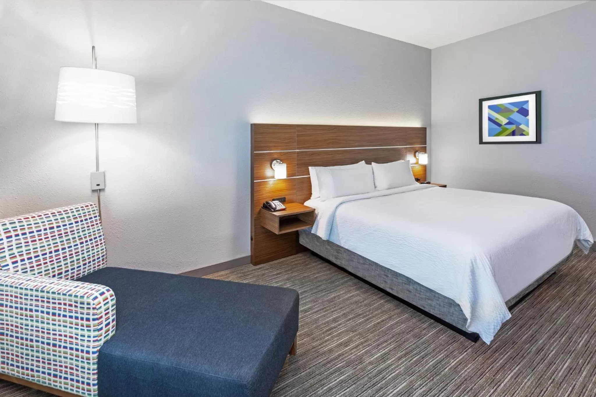 Photo of the whole room, Bed in Holiday Inn Express & Suites - Houston - Downtown North by IHG