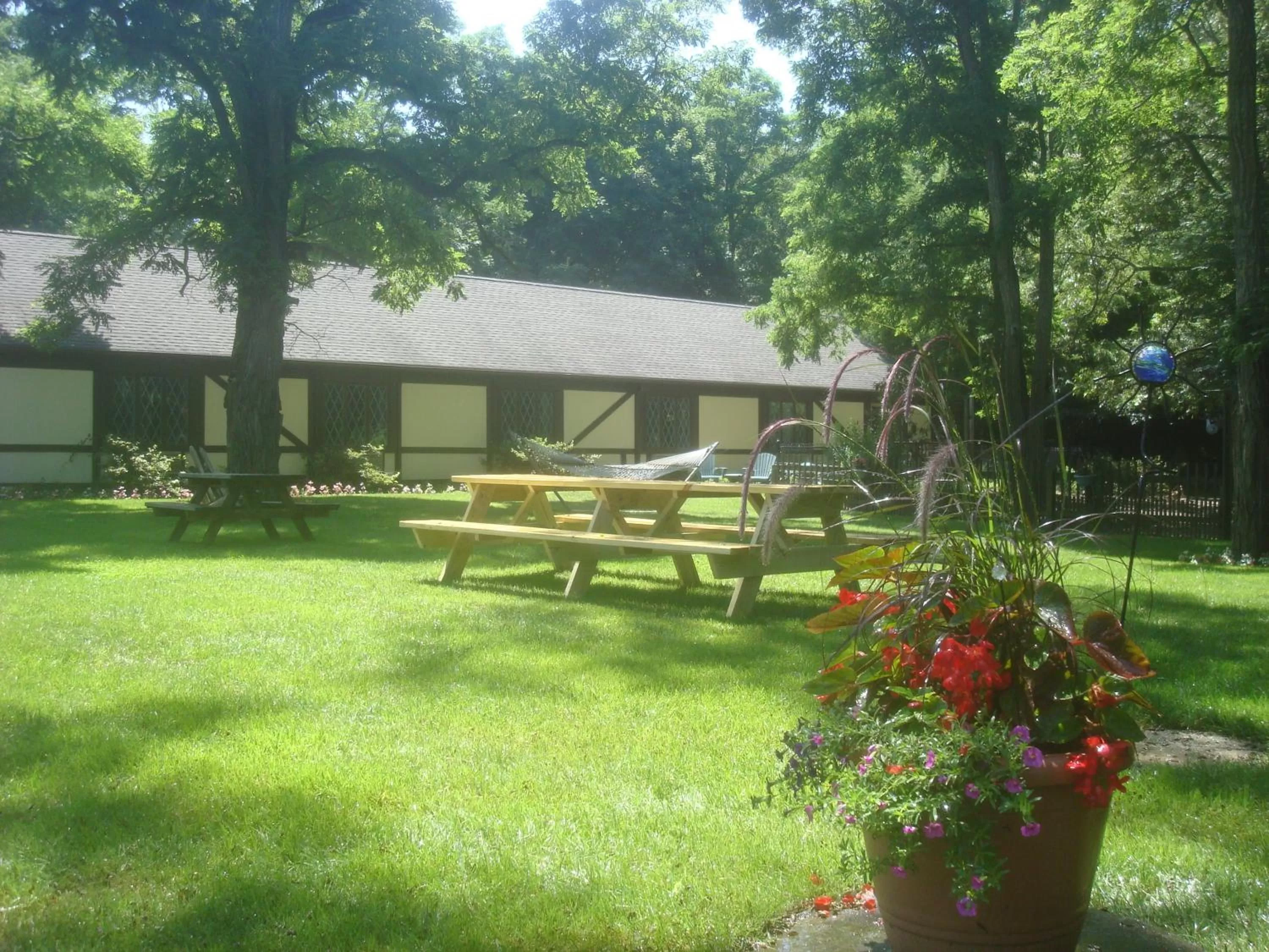 Facade/entrance in The Earl of Sandwich Motel