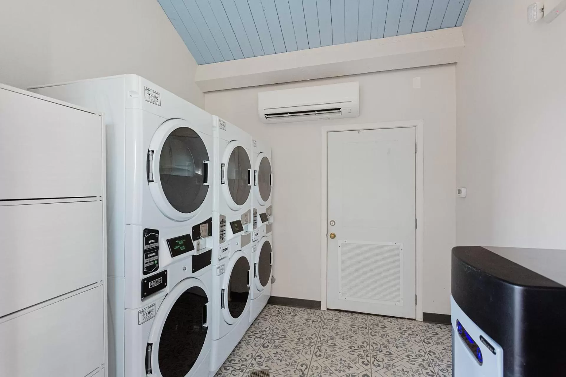 Area and facilities in Hotel McCoy - Art, Coffee, Beer, Wine