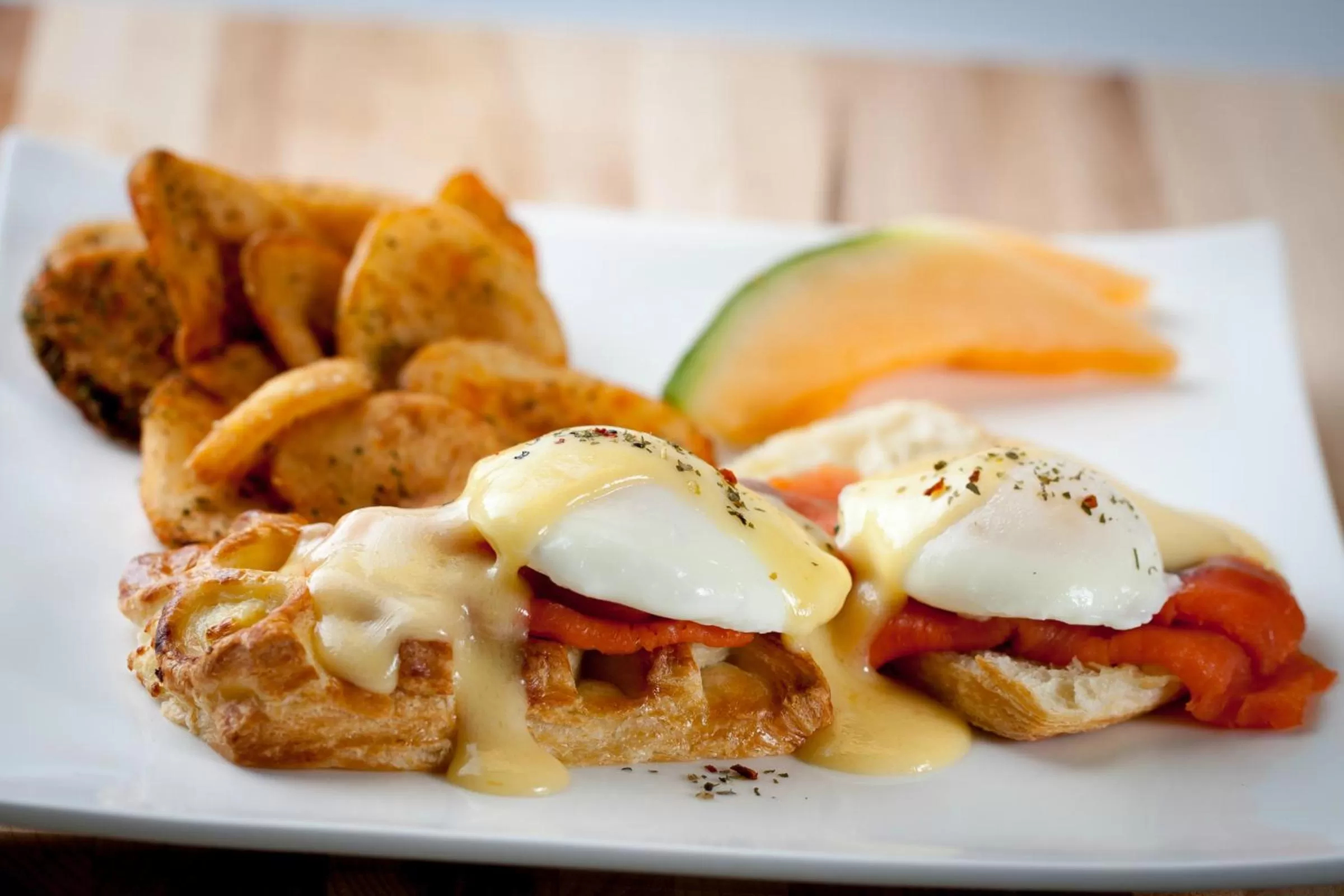 Restaurant/places to eat in Hotel Clique Calgary Airport