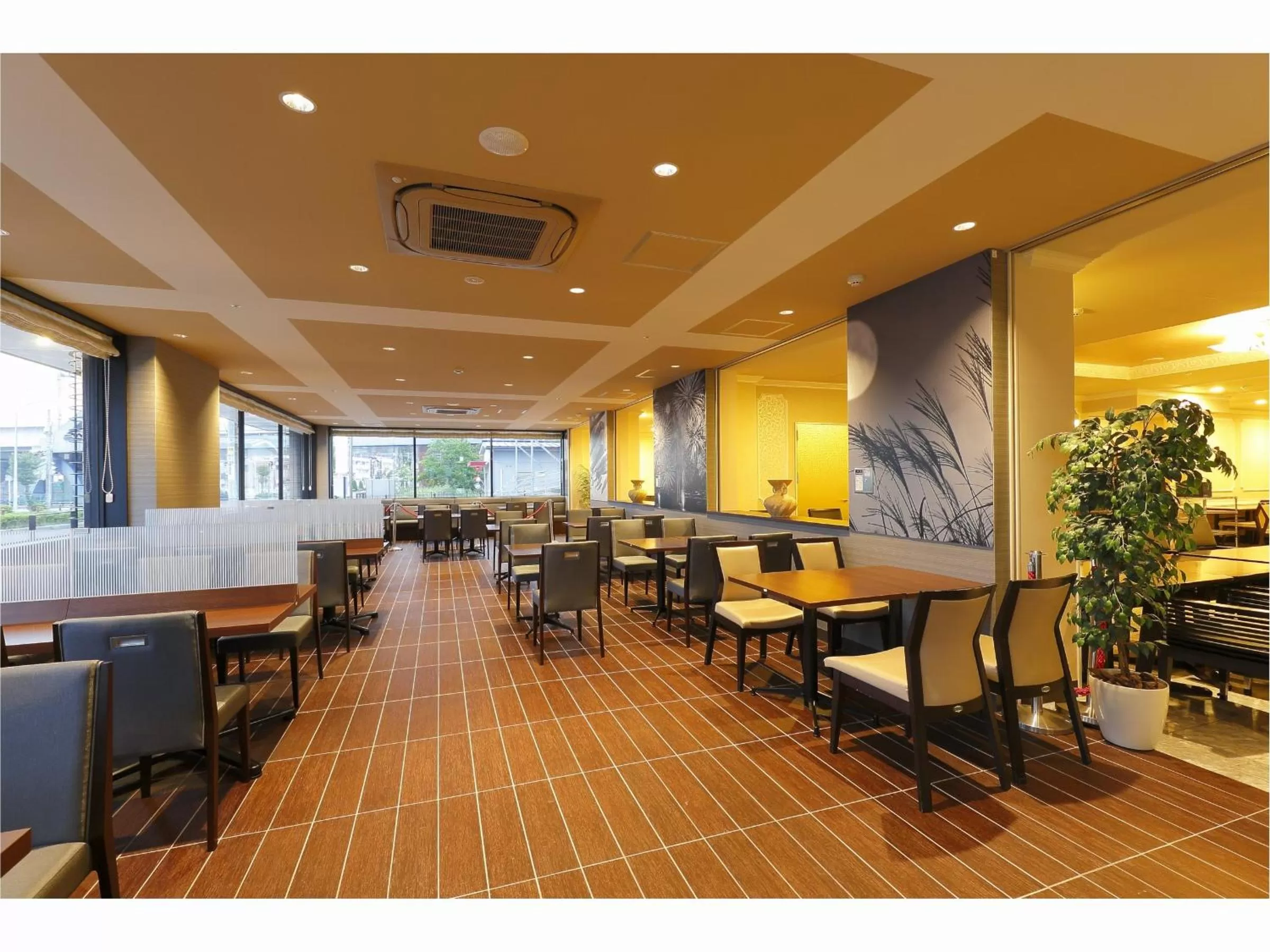 Restaurant/places to eat in Spring Sunny Hotel Nagoya Tokoname ekimae