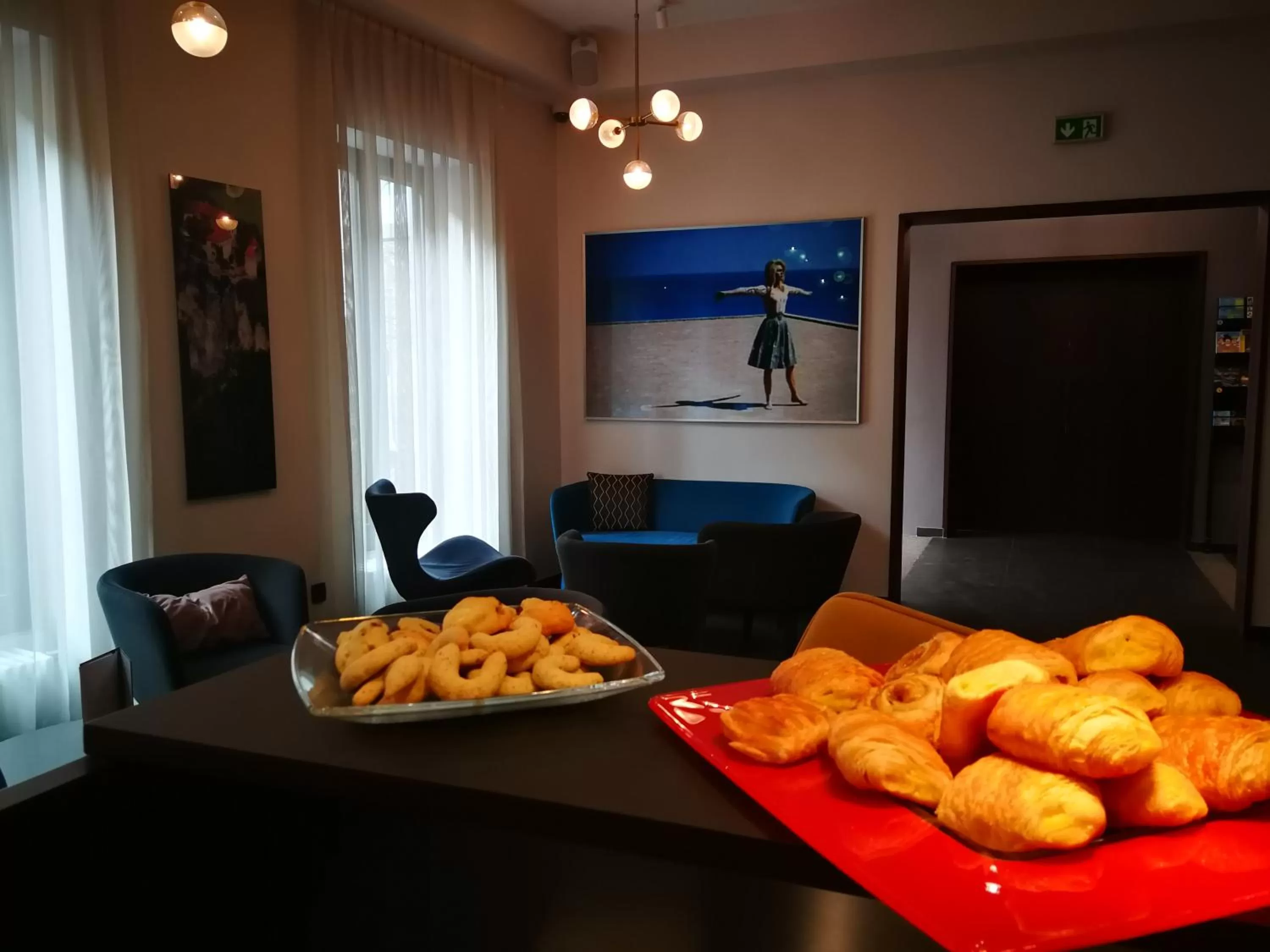 Library in Hotel Mrak