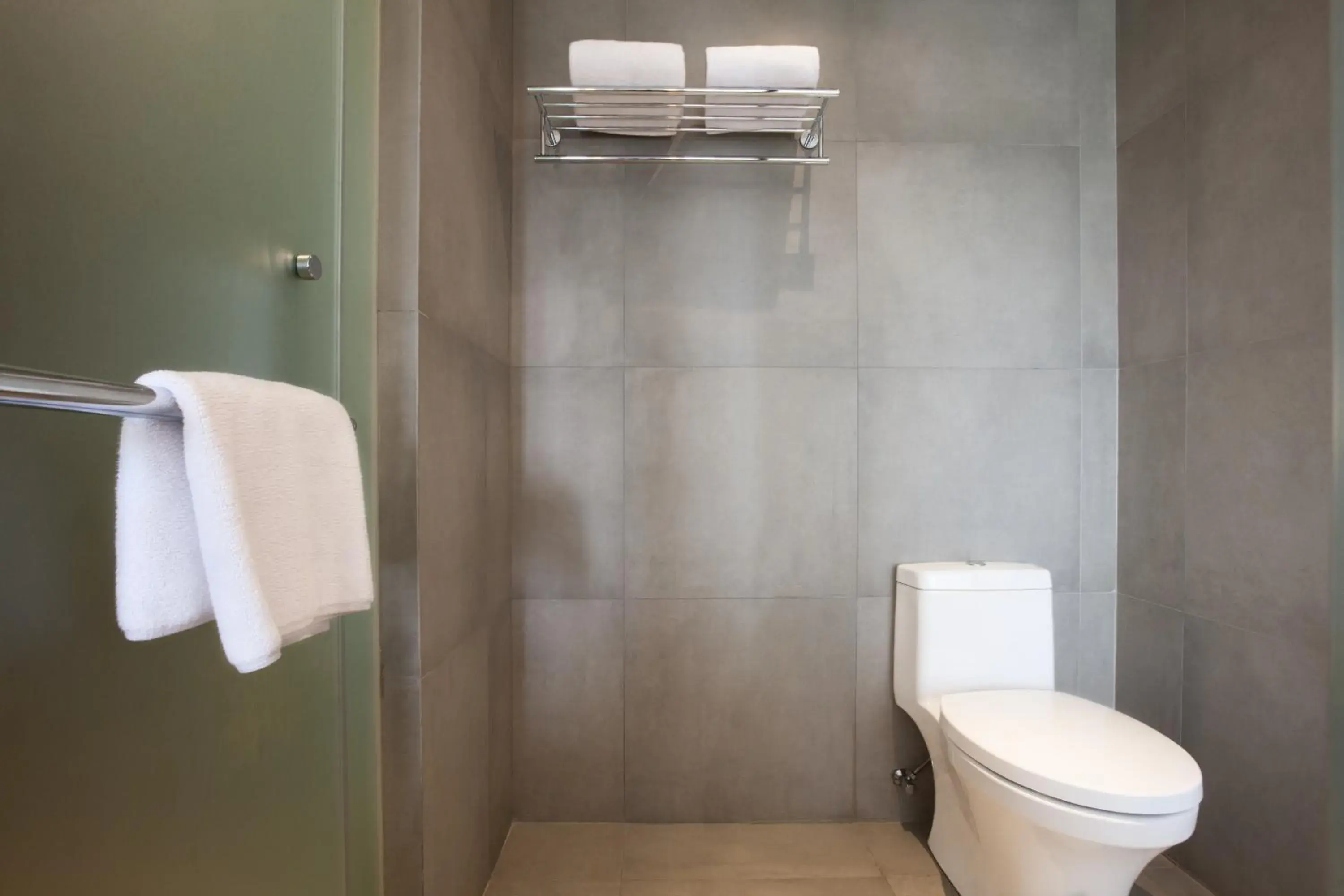 Deluxe Room Twin Lake View in Hotel Santika Premiere Bandara Palembang Deluxe Room Twin Lake View in Hotel Santika Premiere Bandara Palembang