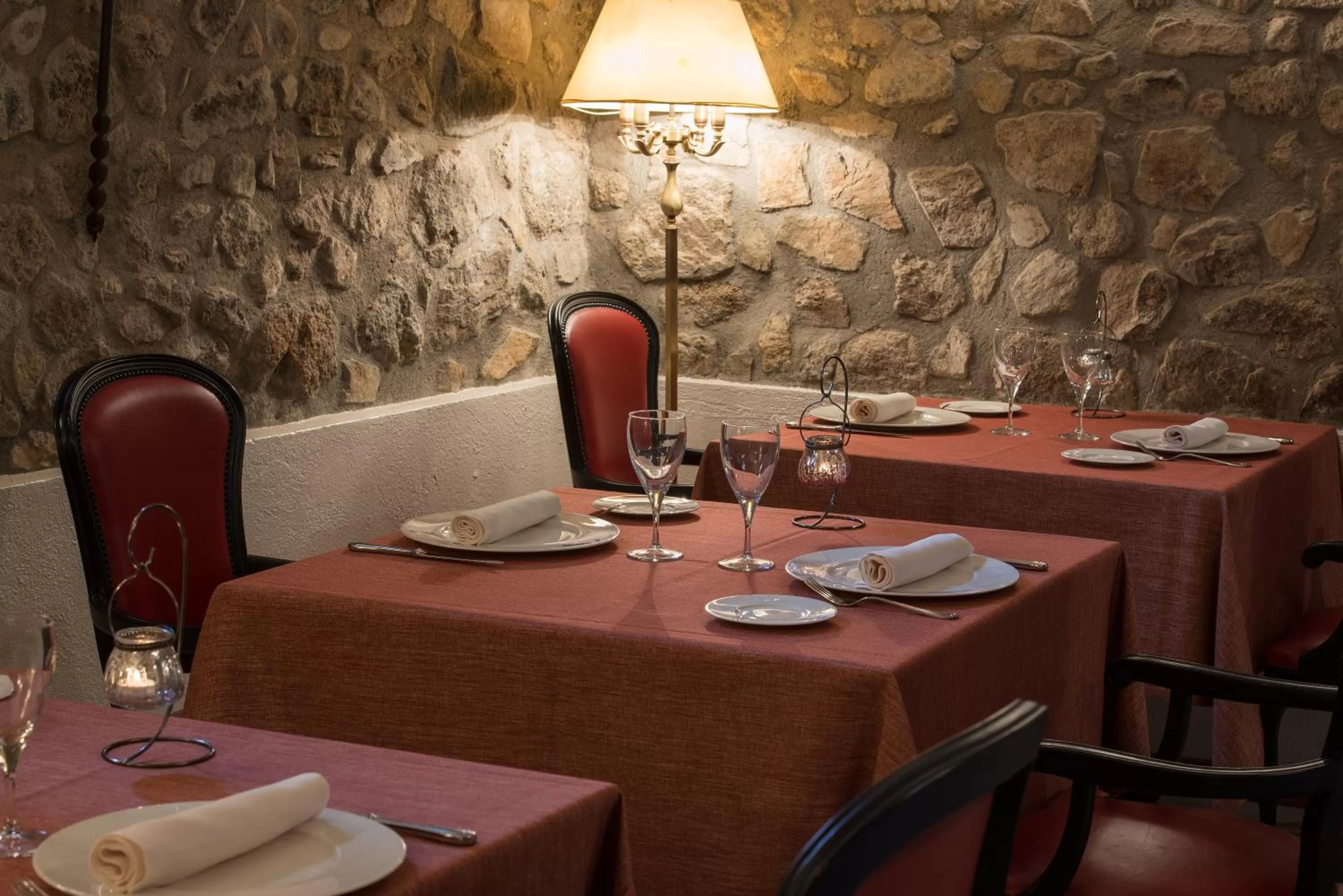 Restaurant/places to eat in Mas Tapiolas