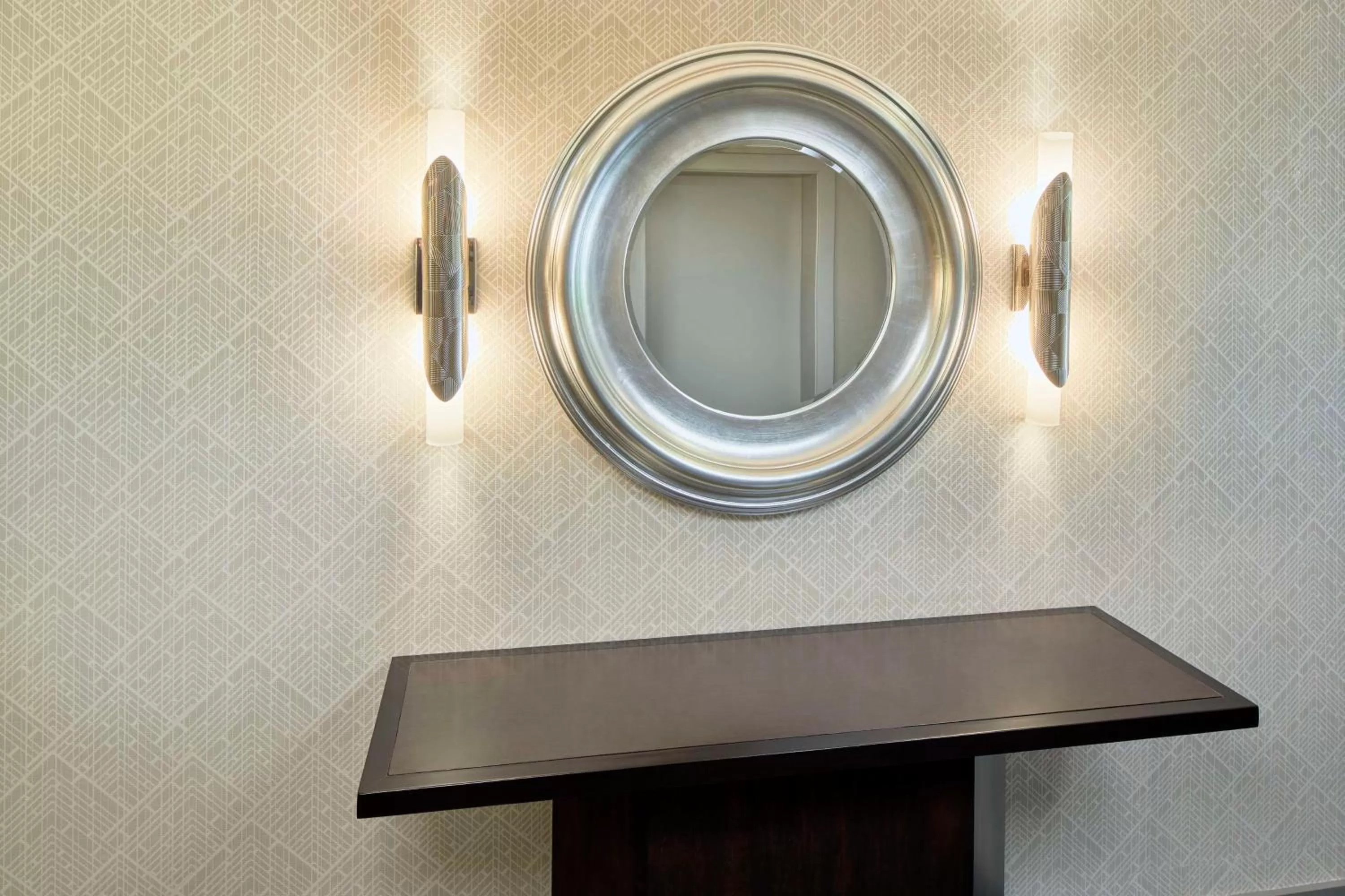 Property building in DoubleTree by Hilton Atlanta Alpharetta-Windward