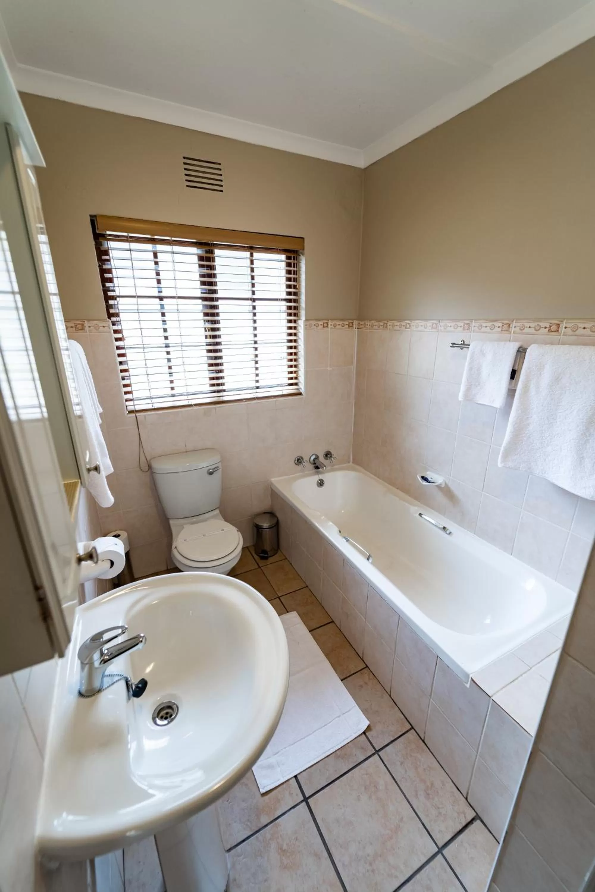 Bathroom in Gooderson Knysna Chalets