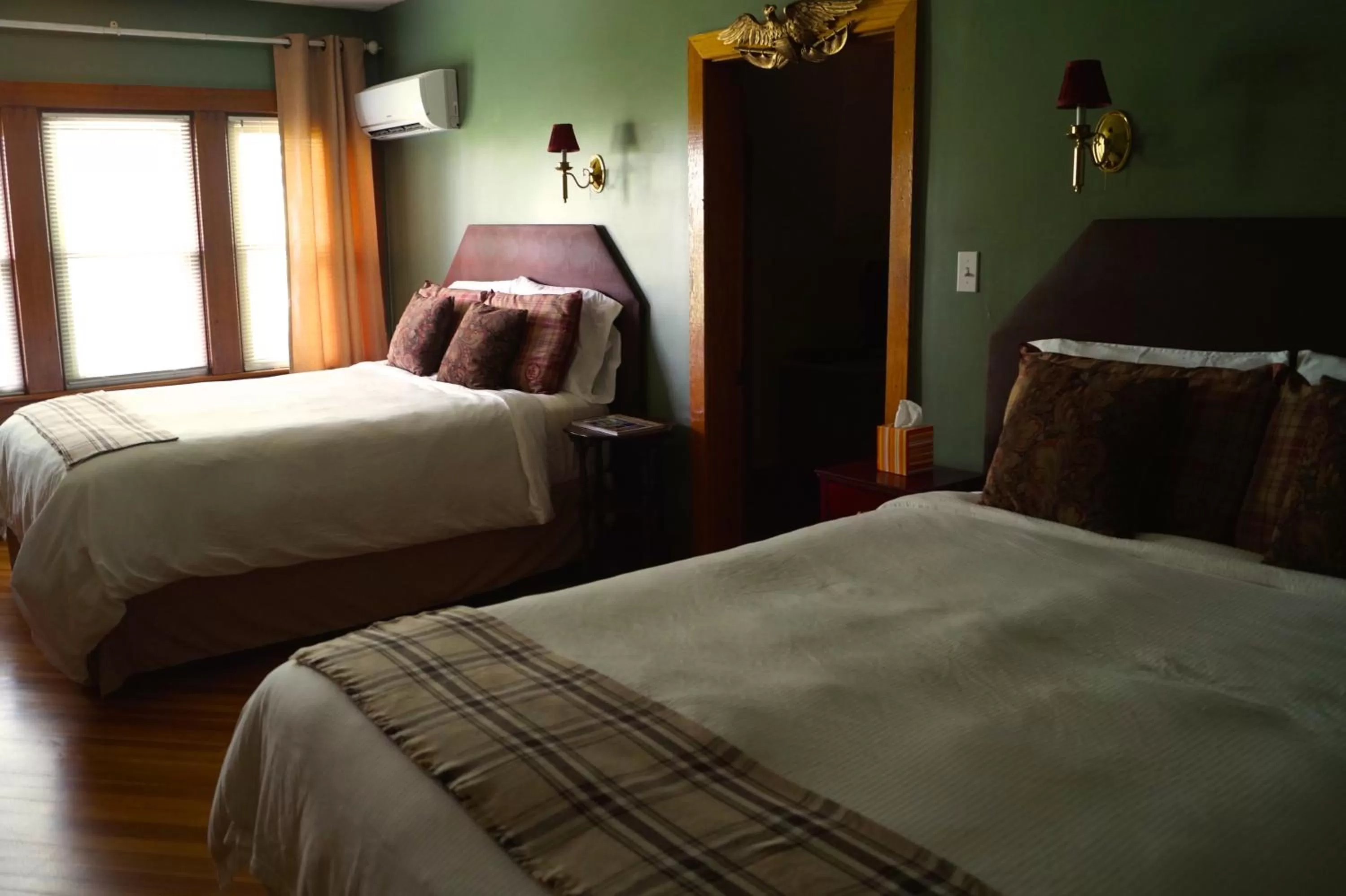 Bed in The Inn at Ragged Edge