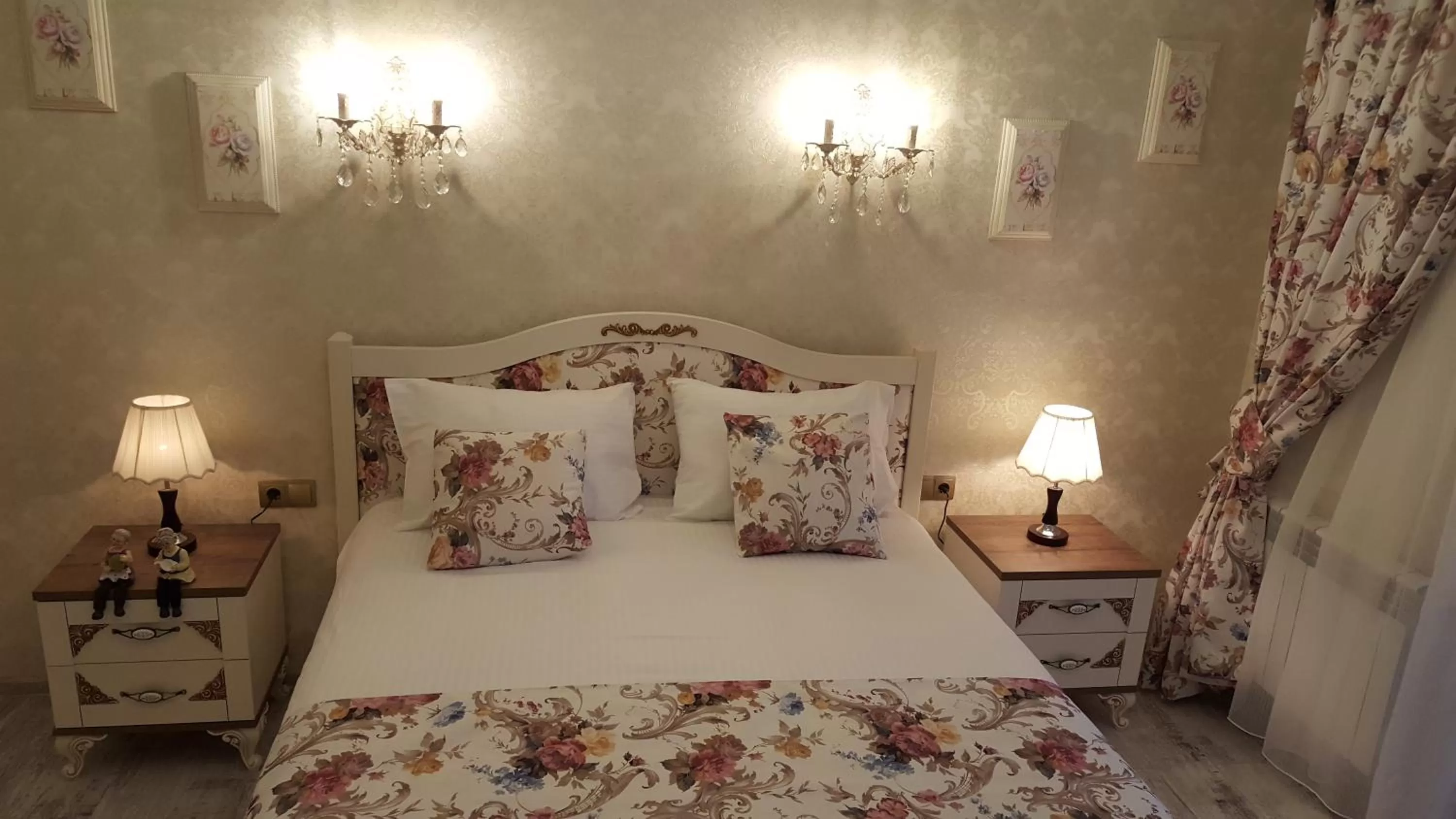 Bed in English Home Hotel Tbilisi