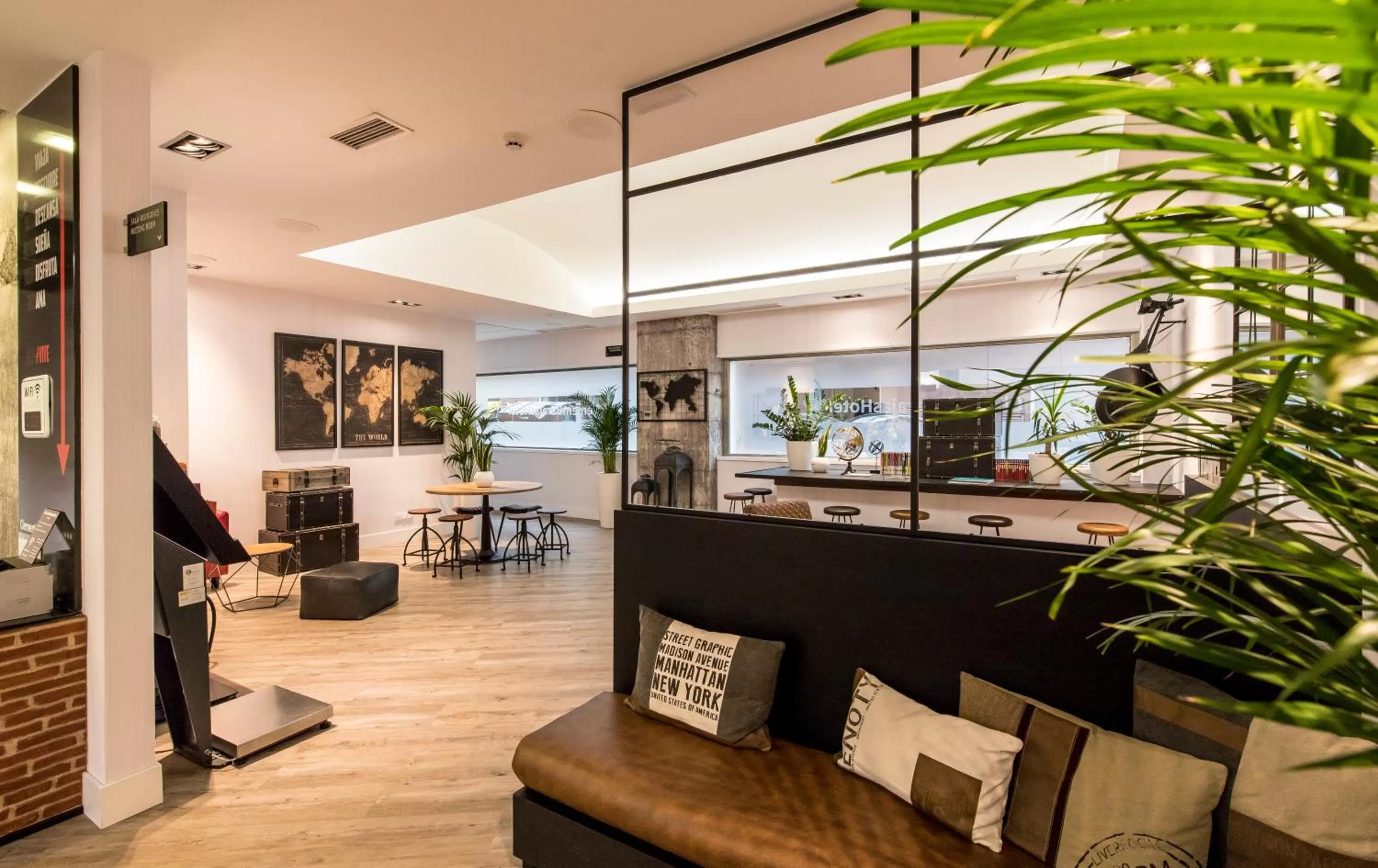 Lobby or reception in Clement Barajas