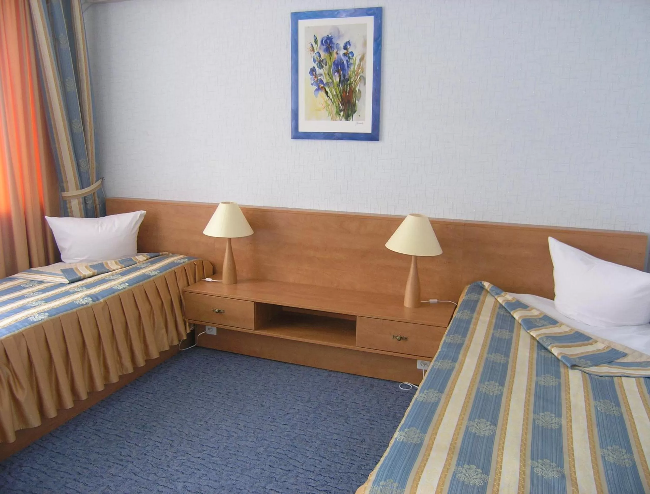 Day, Bed in Dnipro Hotel