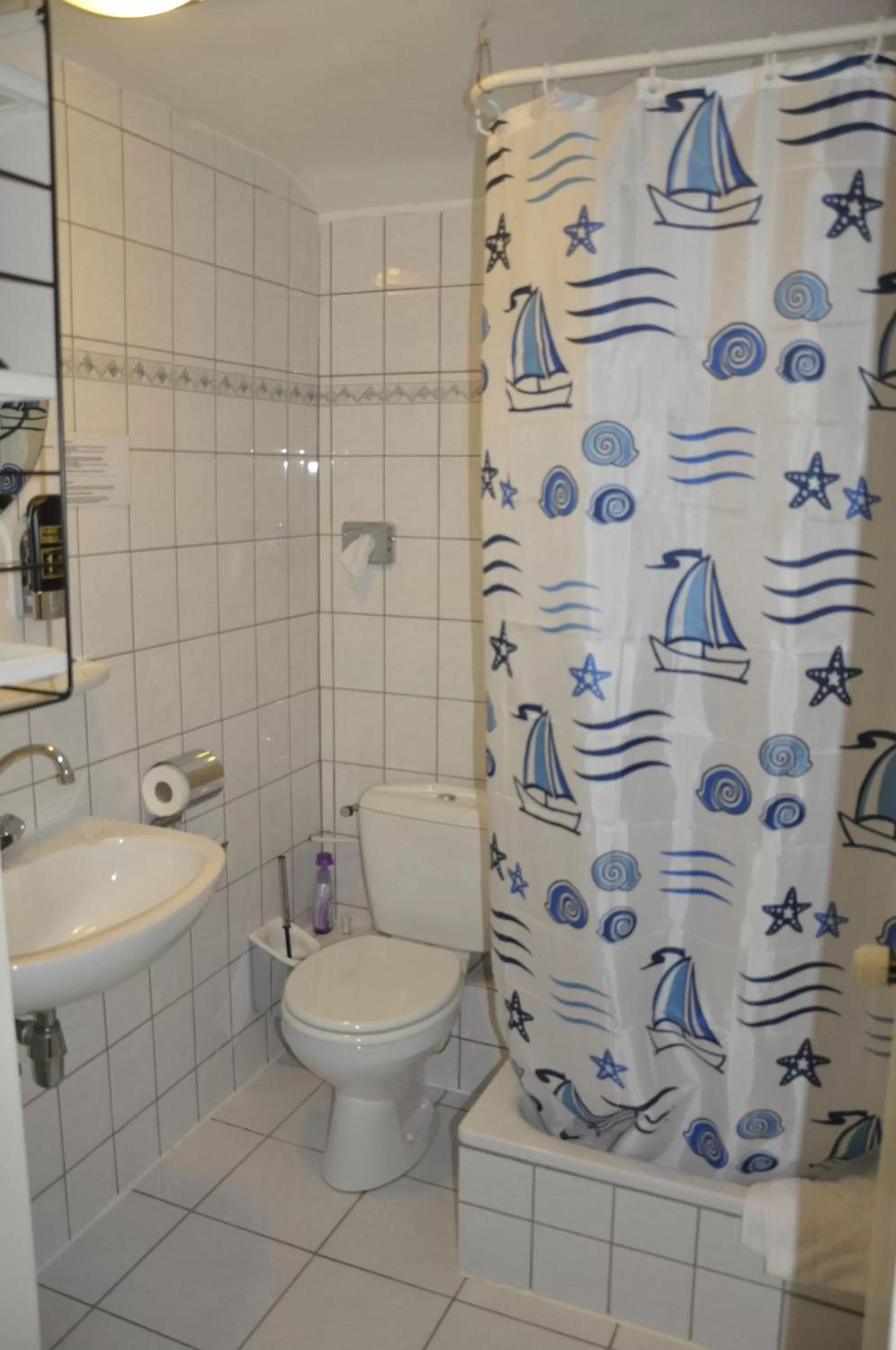 Bathroom in Hotel Restaurant The Kings Head Inn