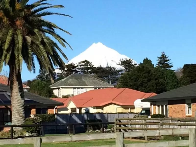Mountain view in Parkside Motel and Apartments