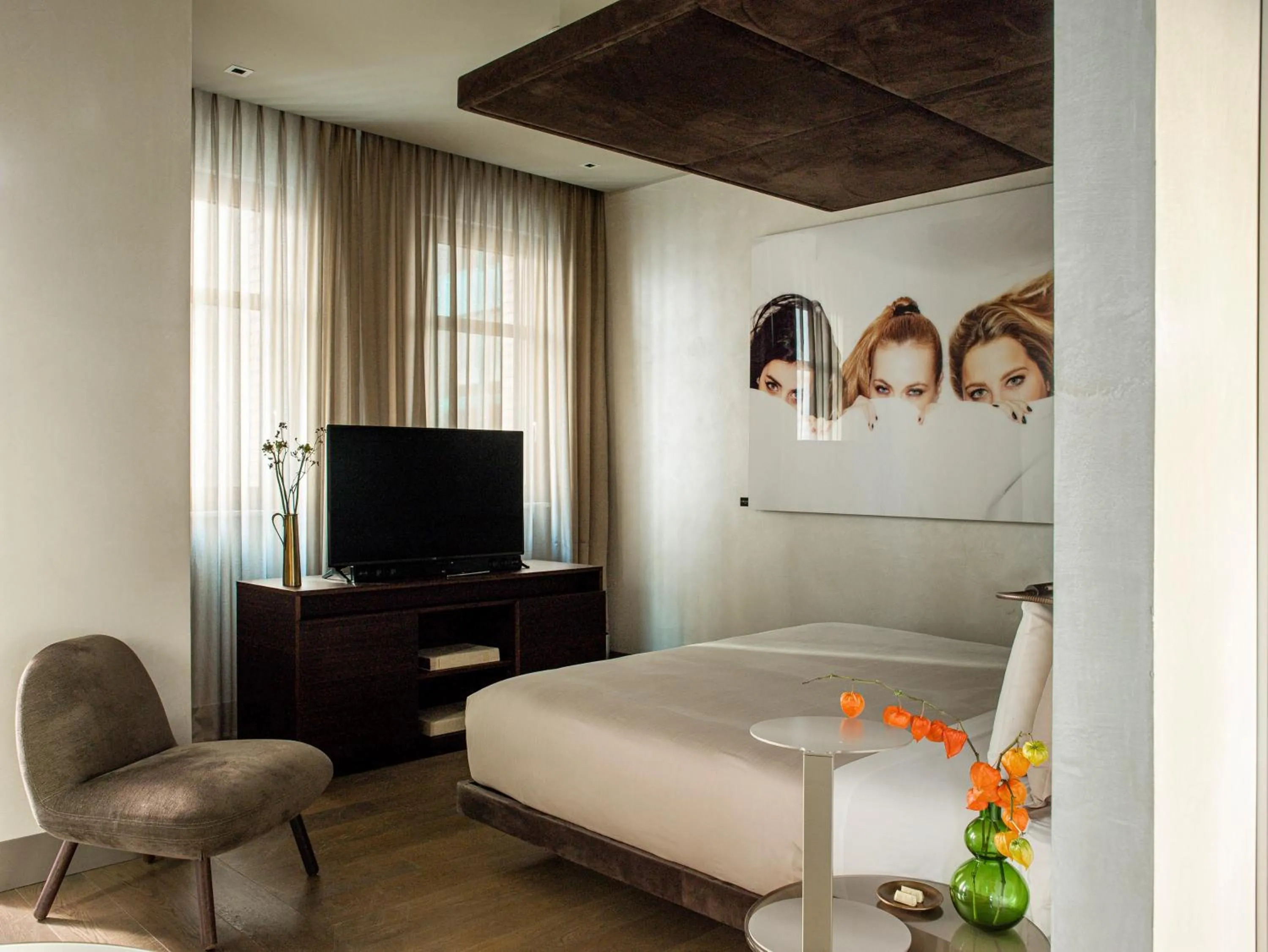 Bedroom in ME Milan Il Duca