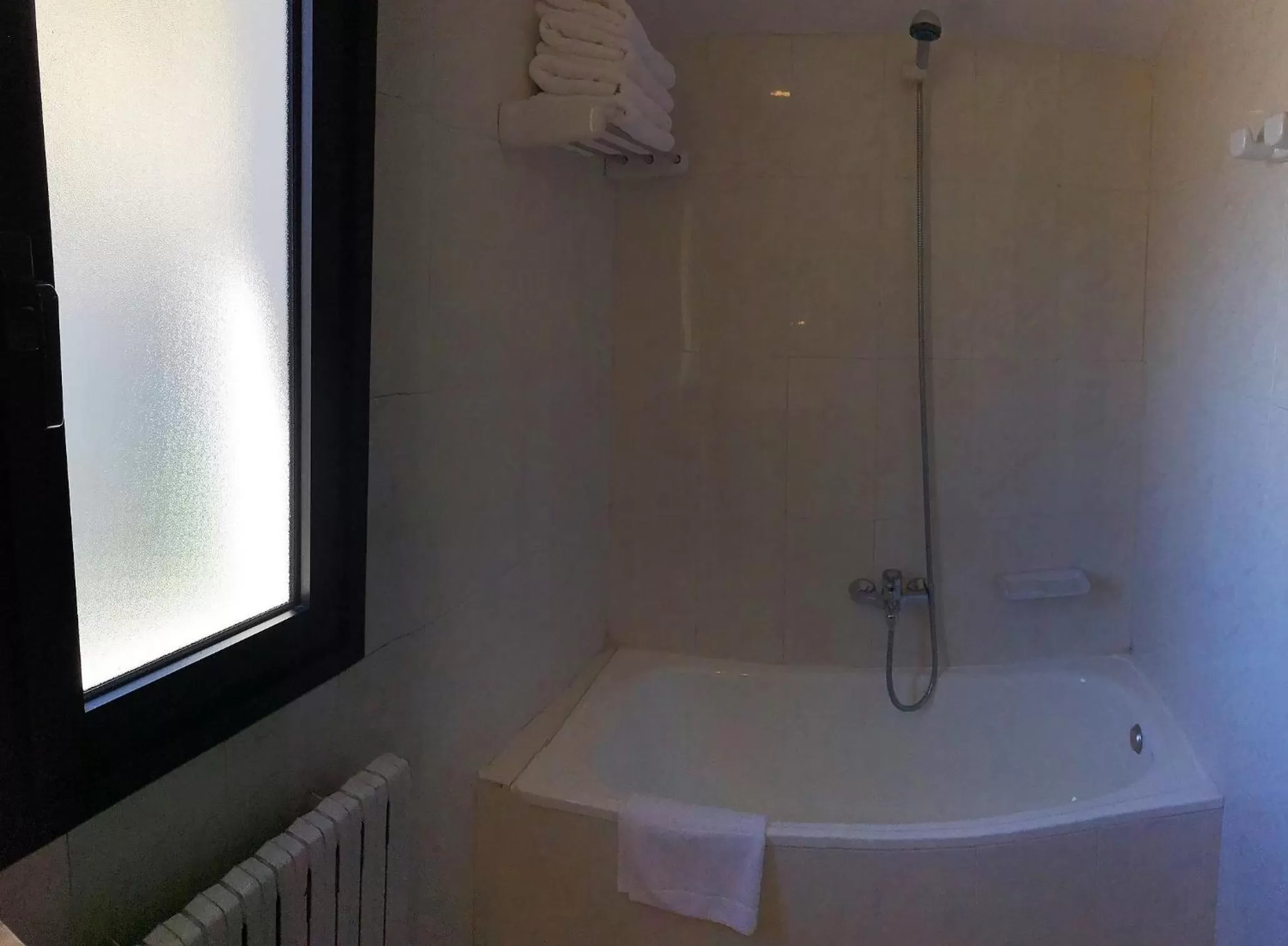 Bath in Hotel Roc Del Castell