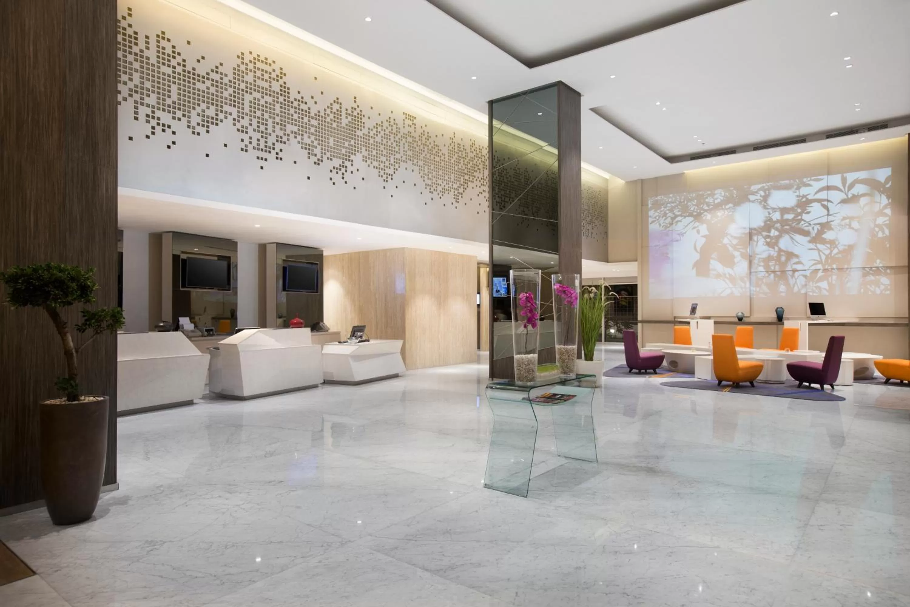 Lobby or reception in Novotel Makassar Grand Shayla