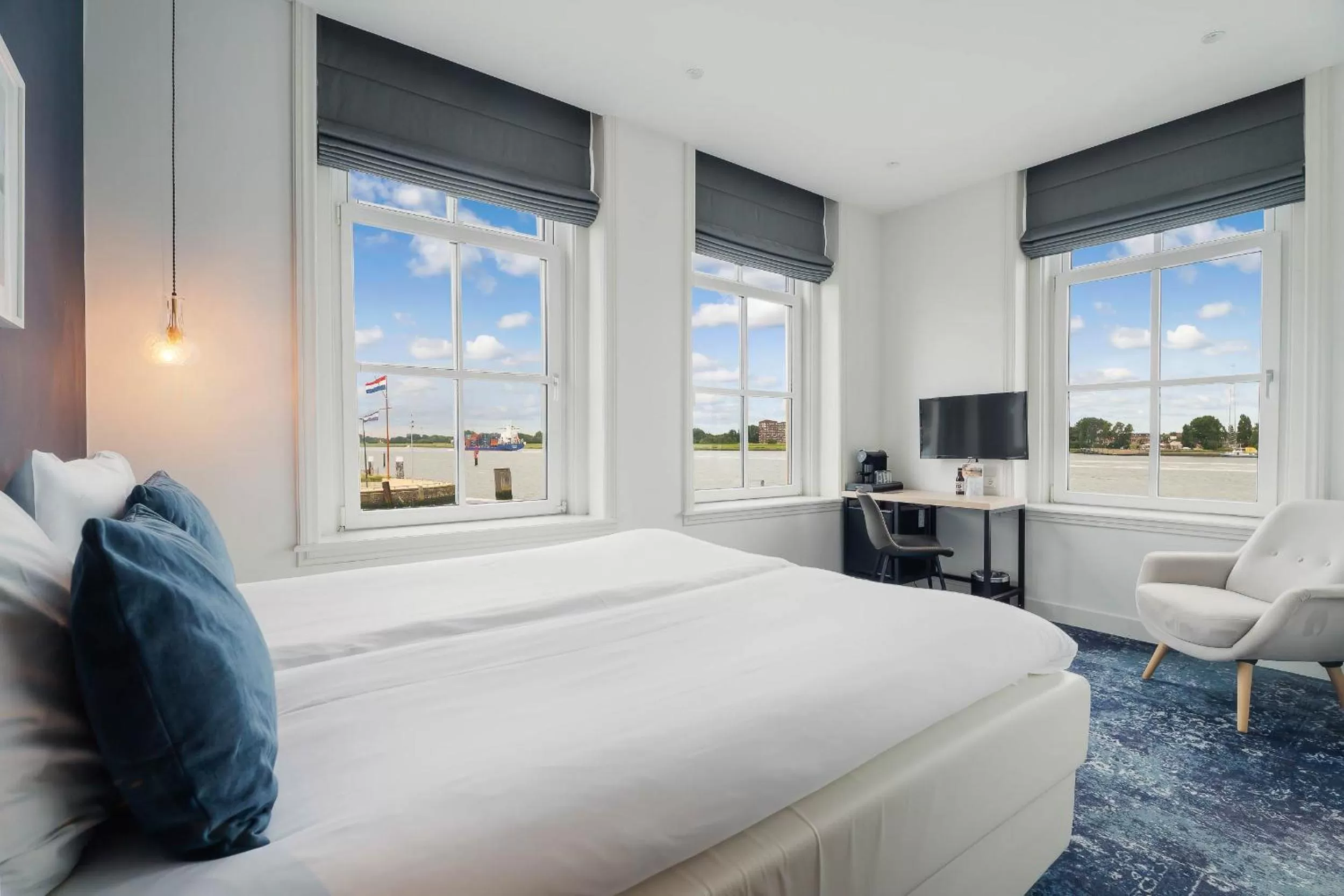 Standard Double Room in Hotel Maassluis