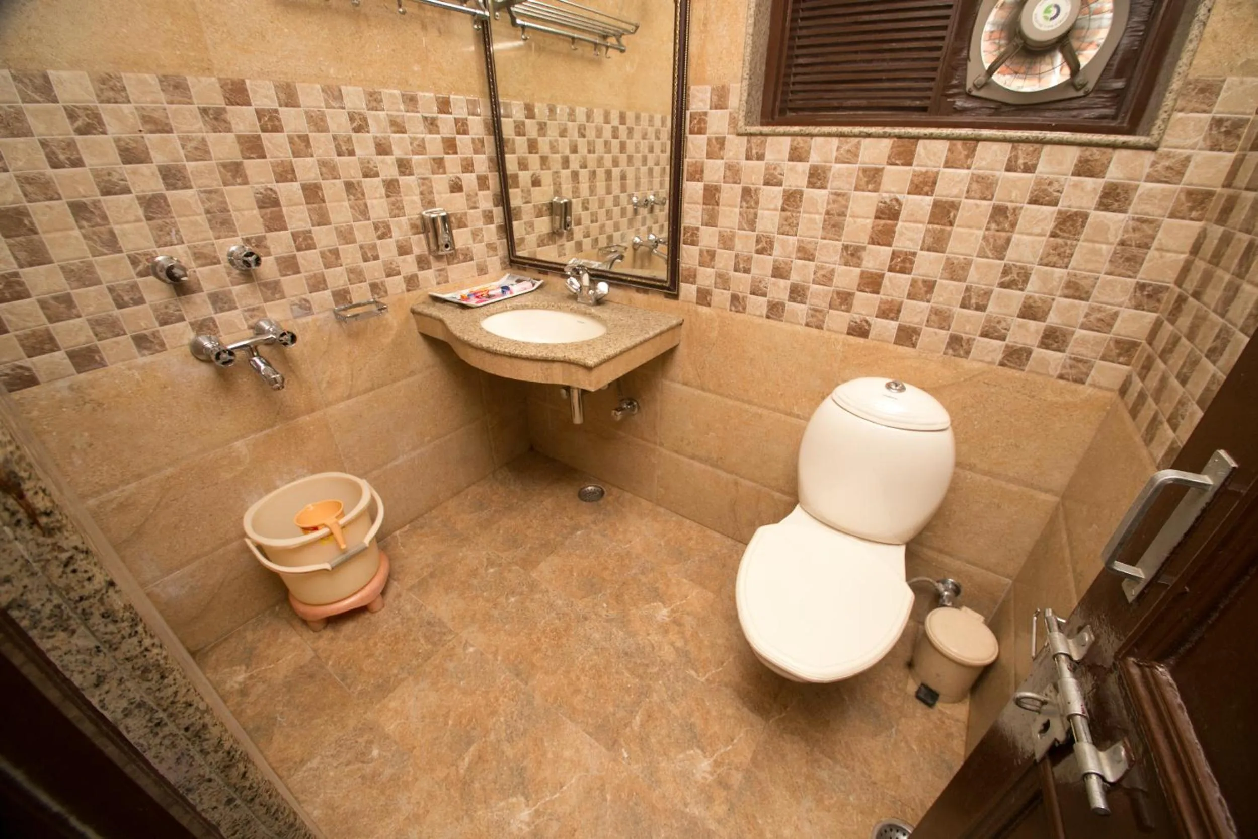 Bathroom in Hotel Kalyan