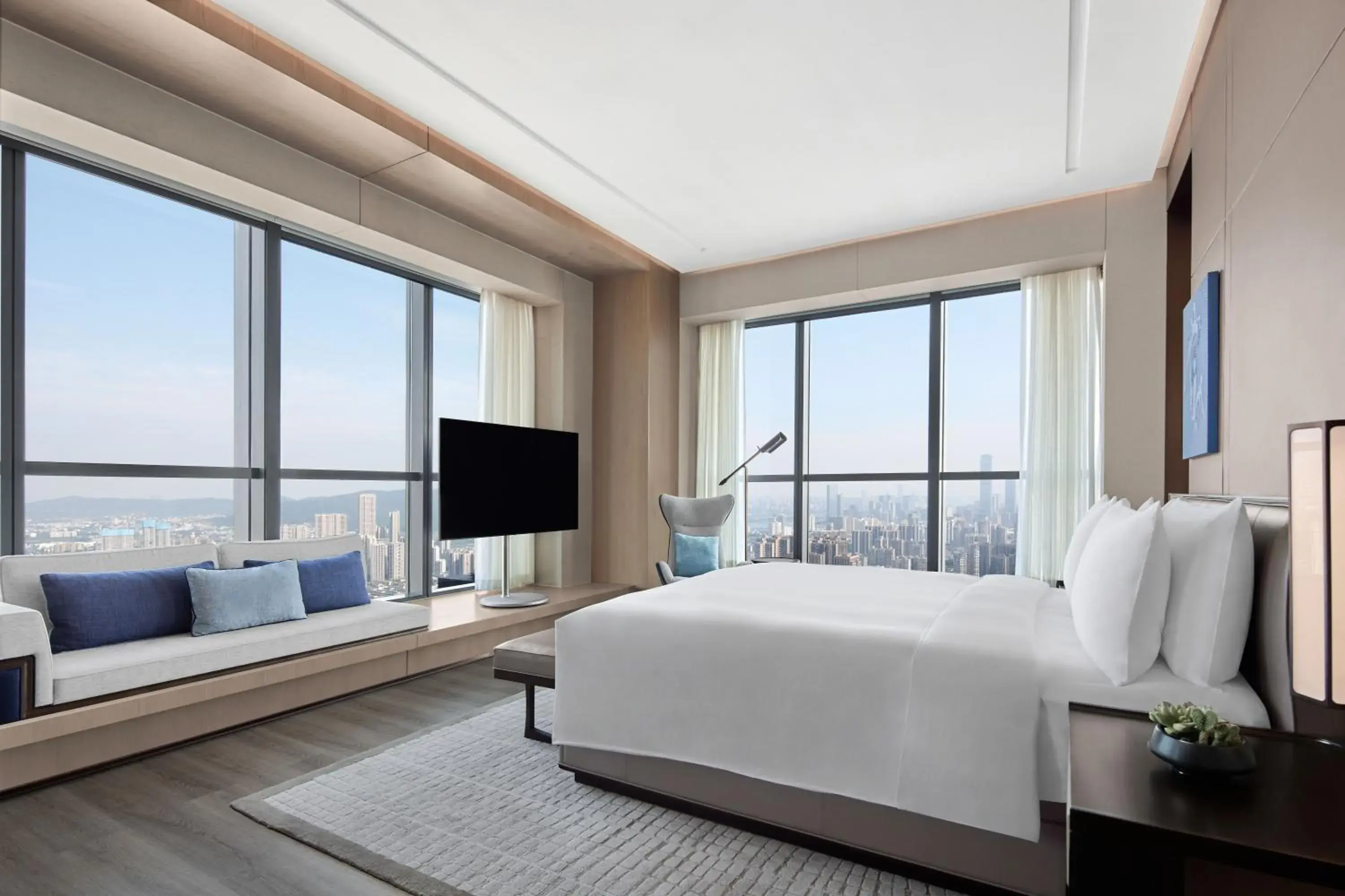 Executive Suite, Executive lounge access, 1 Bedroom Suite, 1 King, City view in JW Marriott Hotel Changsha Executive Suite, Executive lounge access, 1 Bedroom Suite, 1 King, City view in JW Marriott Hotel Changsha