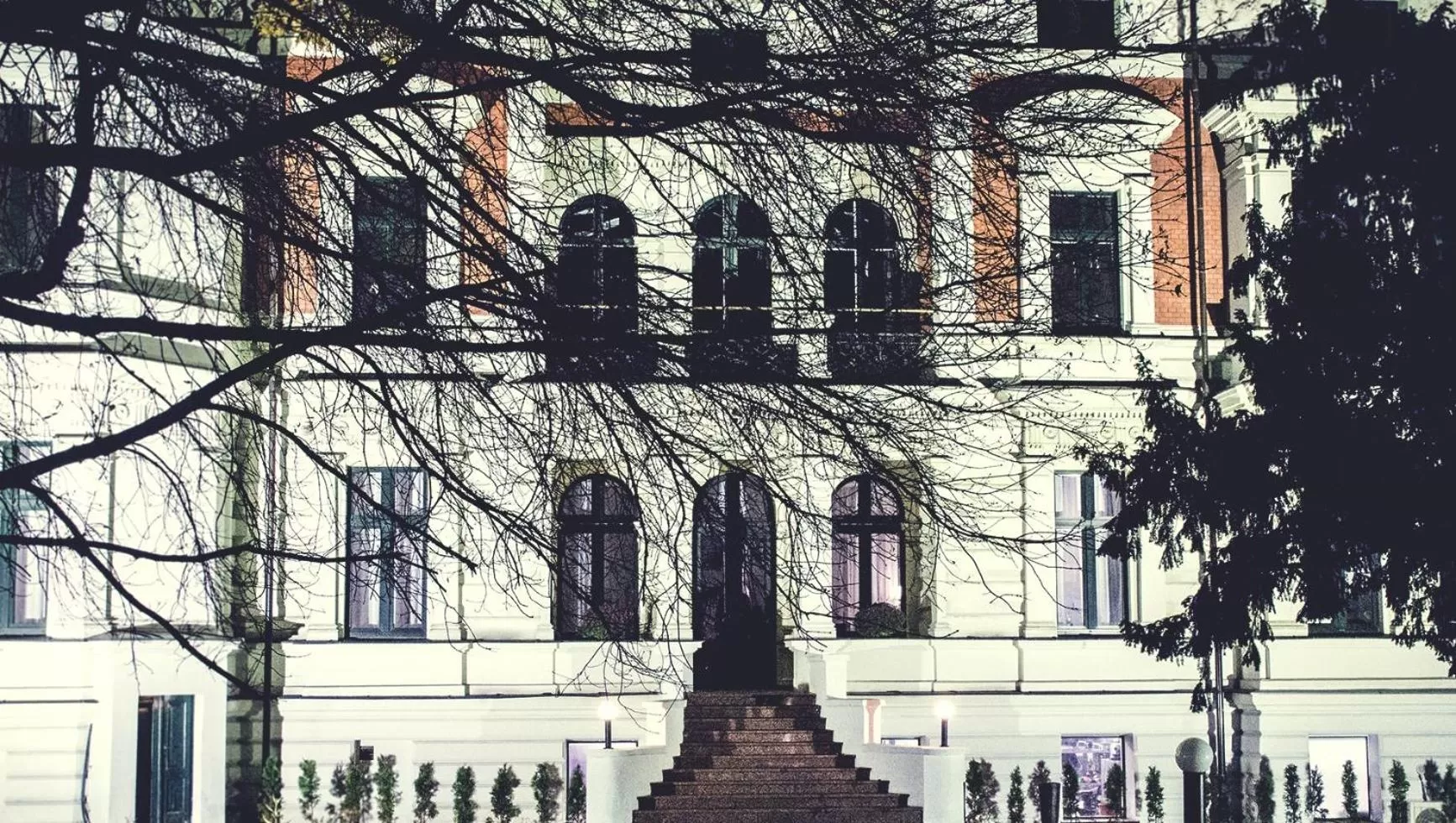 Property building in Matejki 8