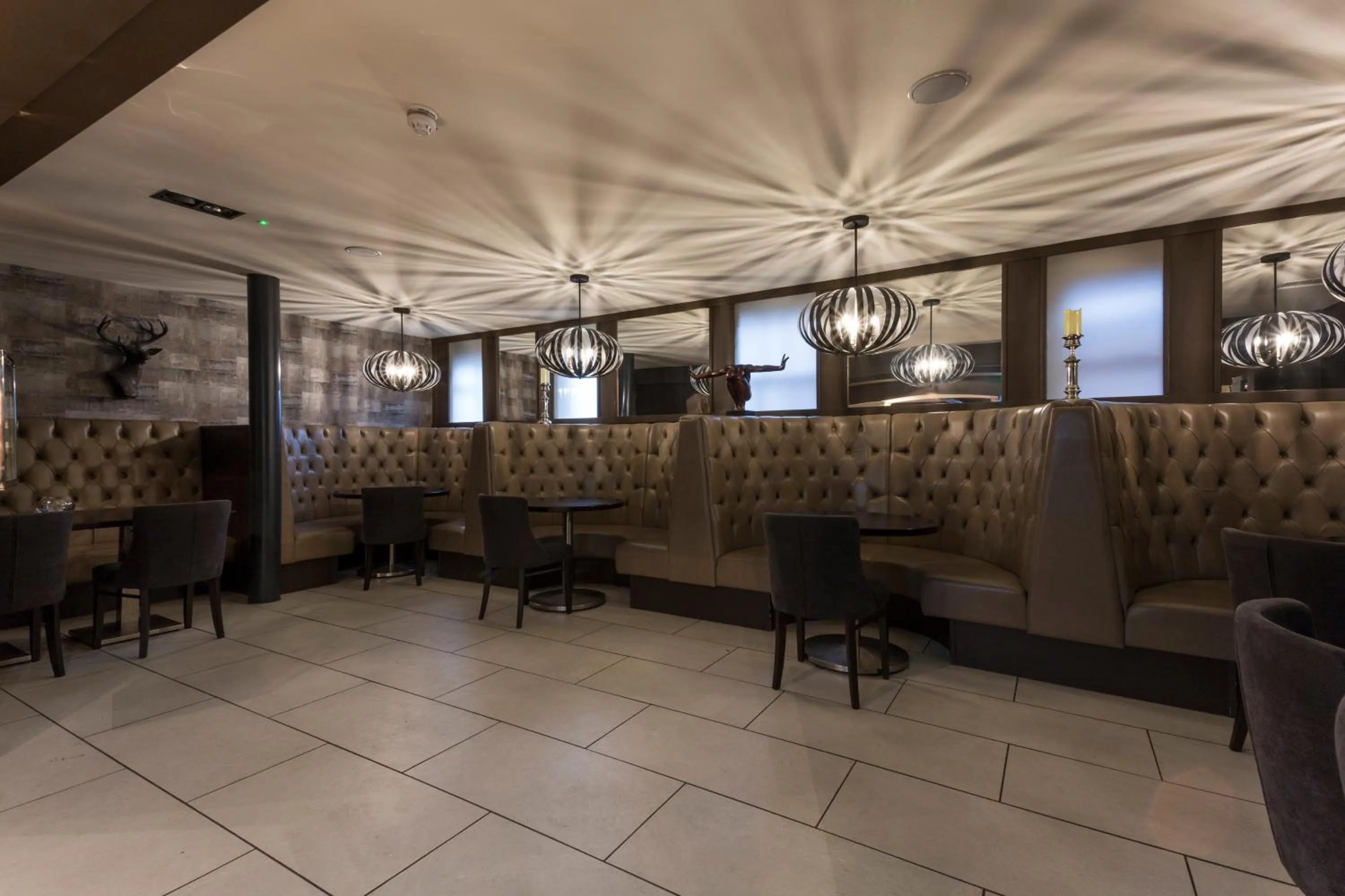 Restaurant/places to eat in The White Hart Hotel