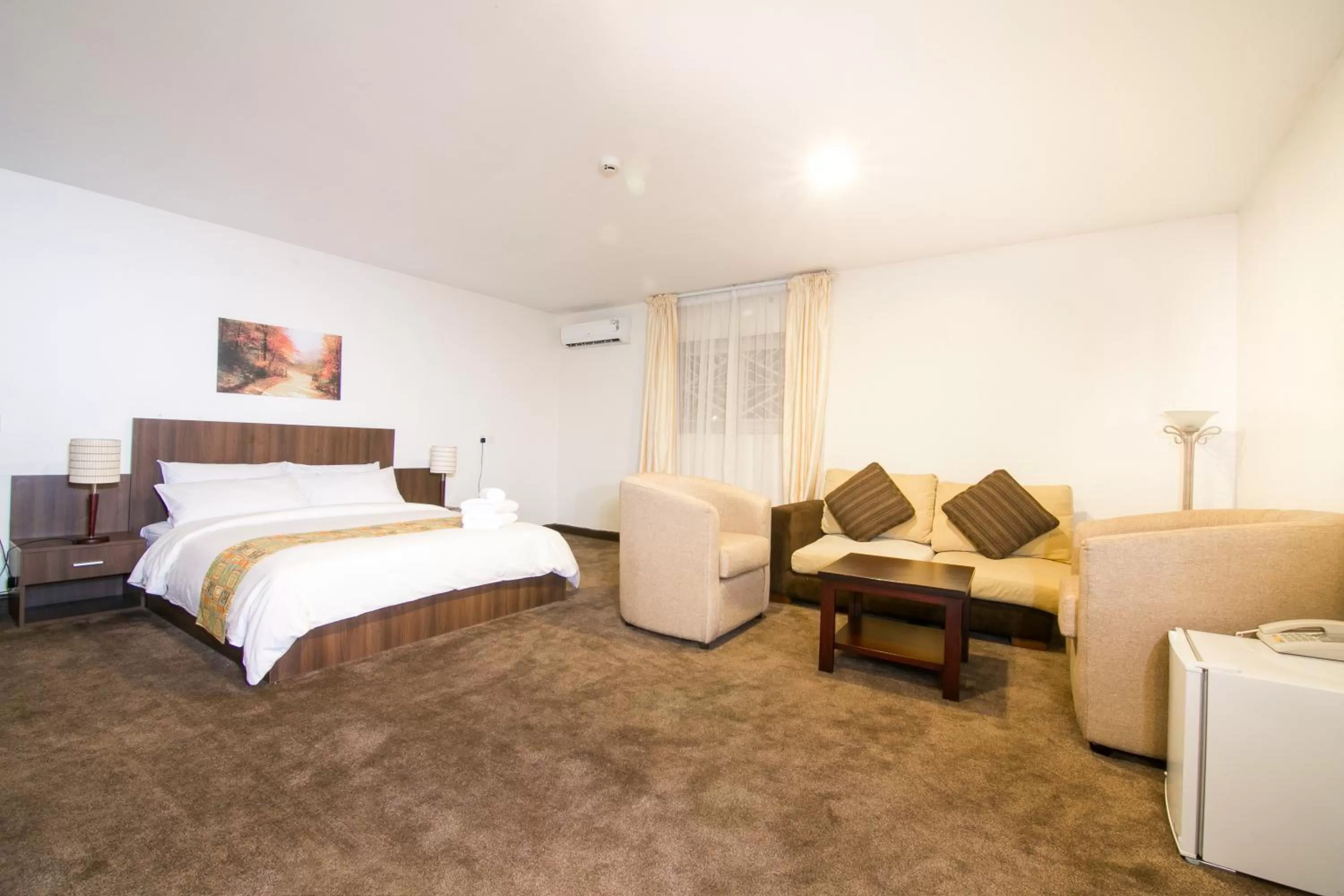 Living room, Bed in Sinclair Guest House