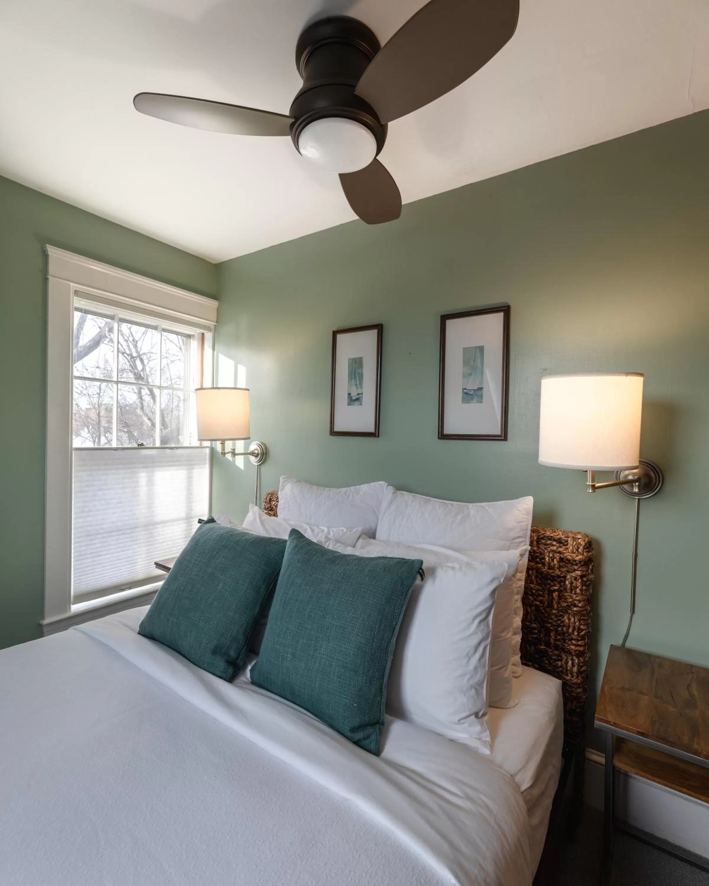 Bed in The Water Street Inn