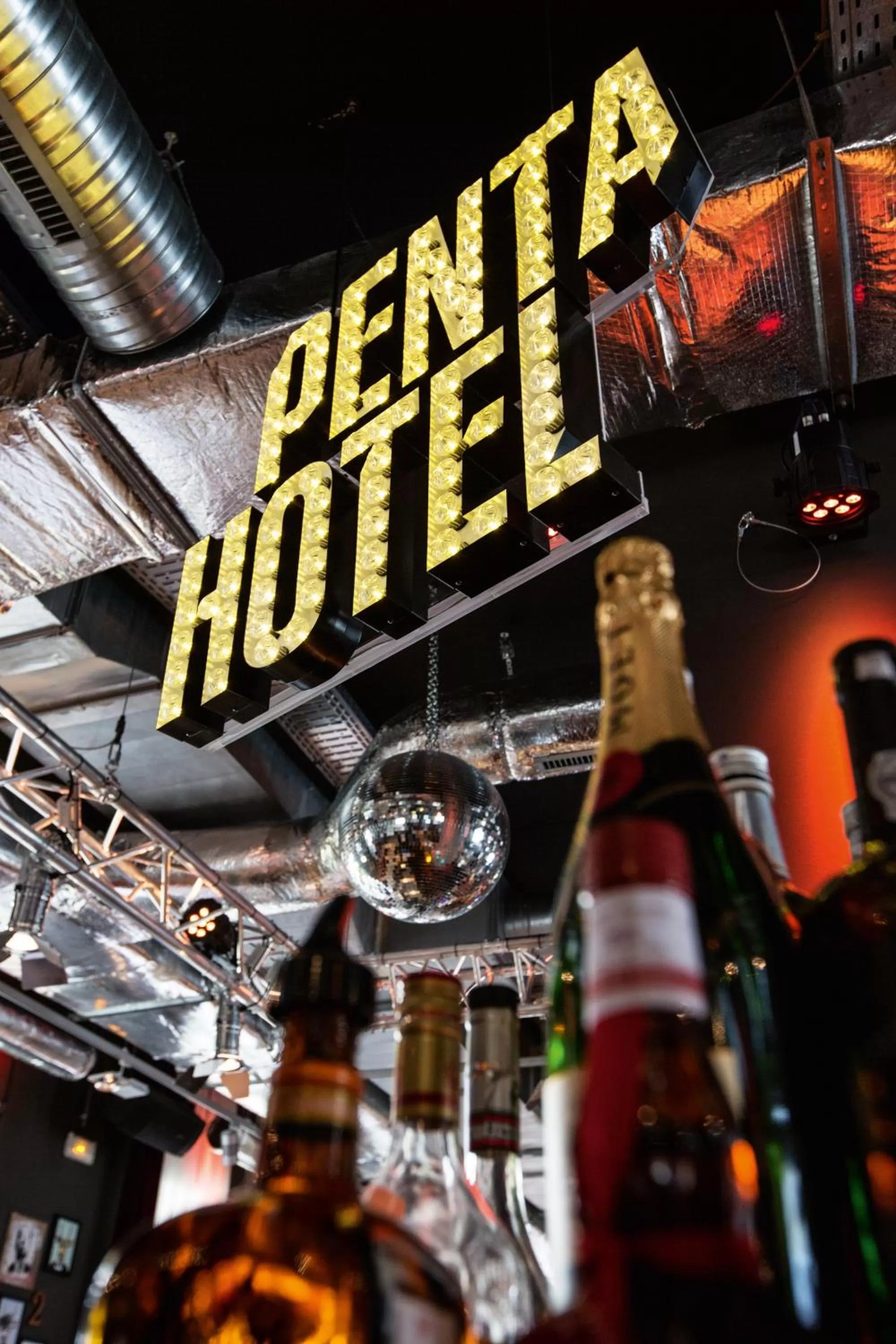 Lobby or reception in pentahotel Reading