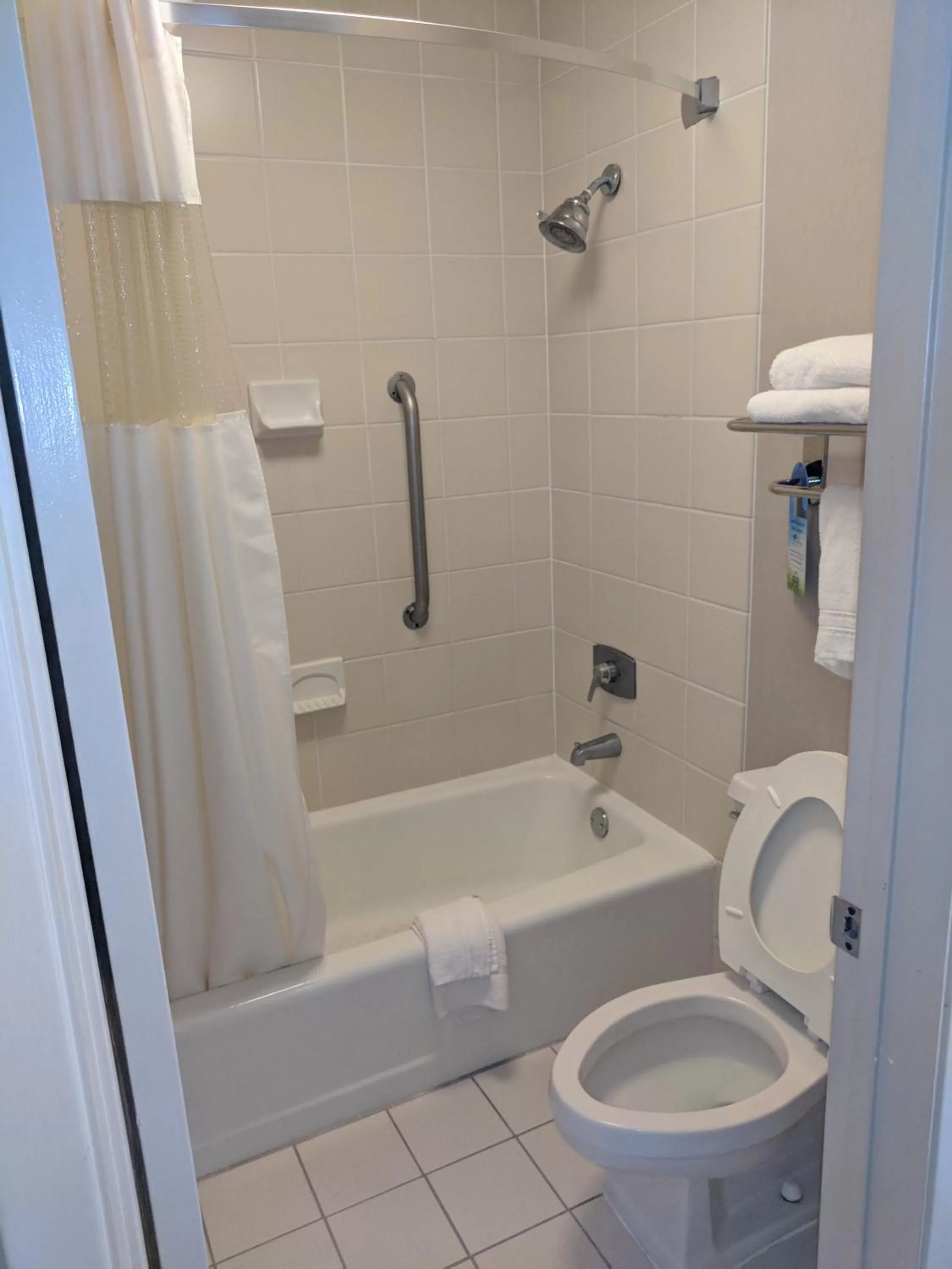 Shower in Days Inn by Wyndham Seguin TX