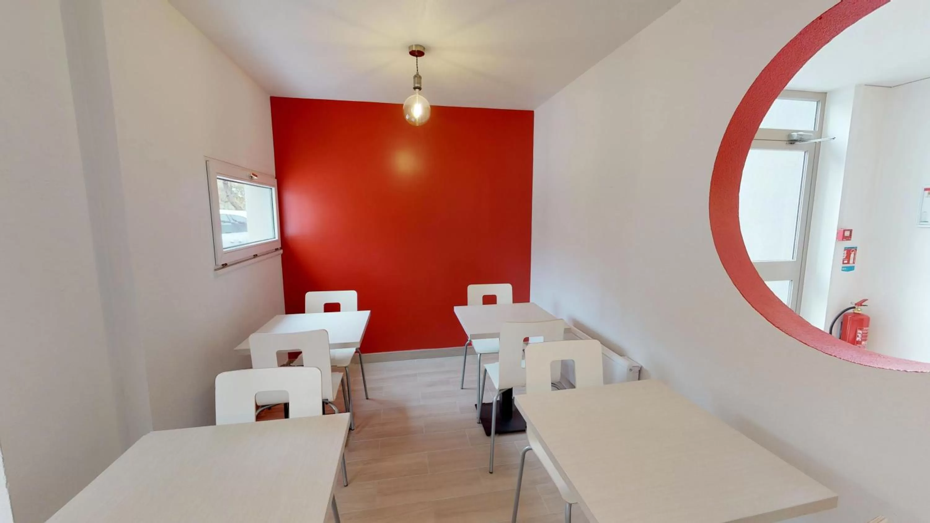Dining area in Première Classe Reims Ouest - Tinqueux