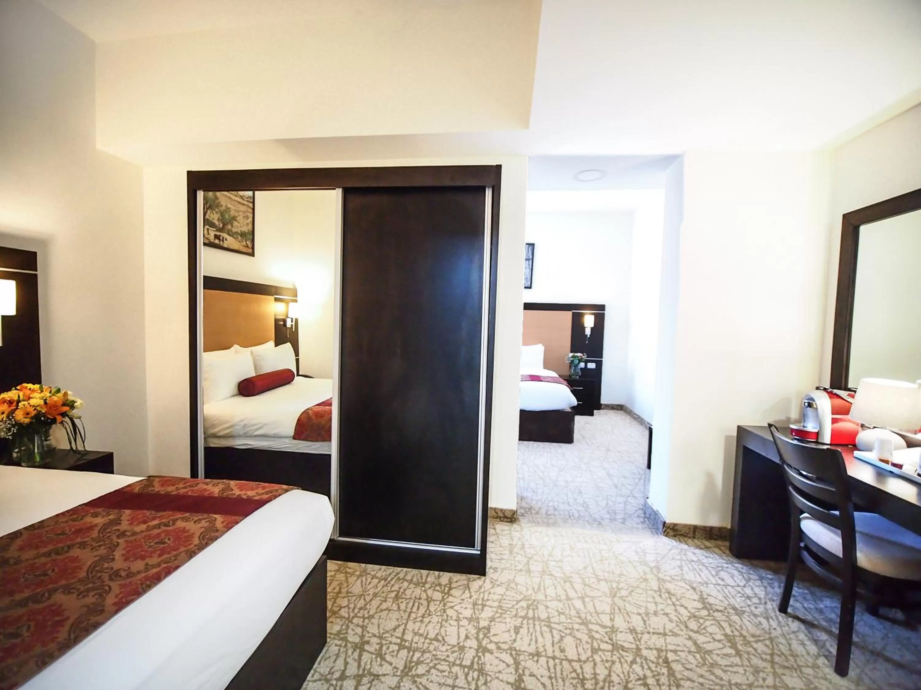 Photo of the whole room, Bed in New Capitol Hotel - Jerusalem