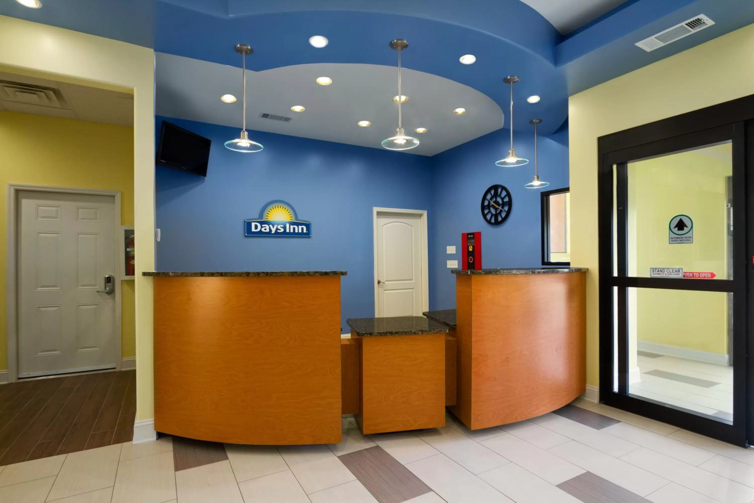 Lobby or reception in Days Inn by Wyndham Fultondale