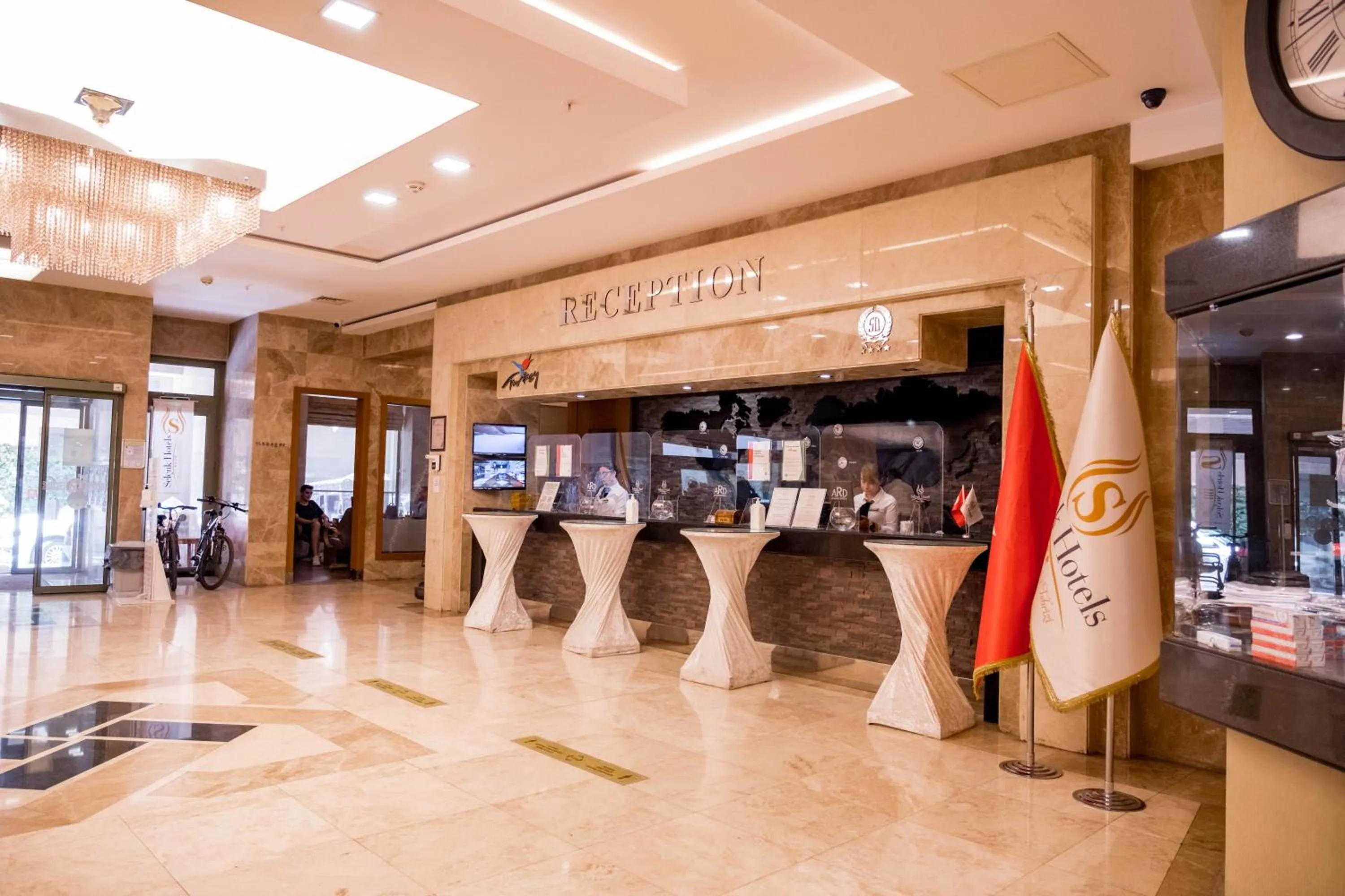 Lobby or reception in Selçuk Hotel