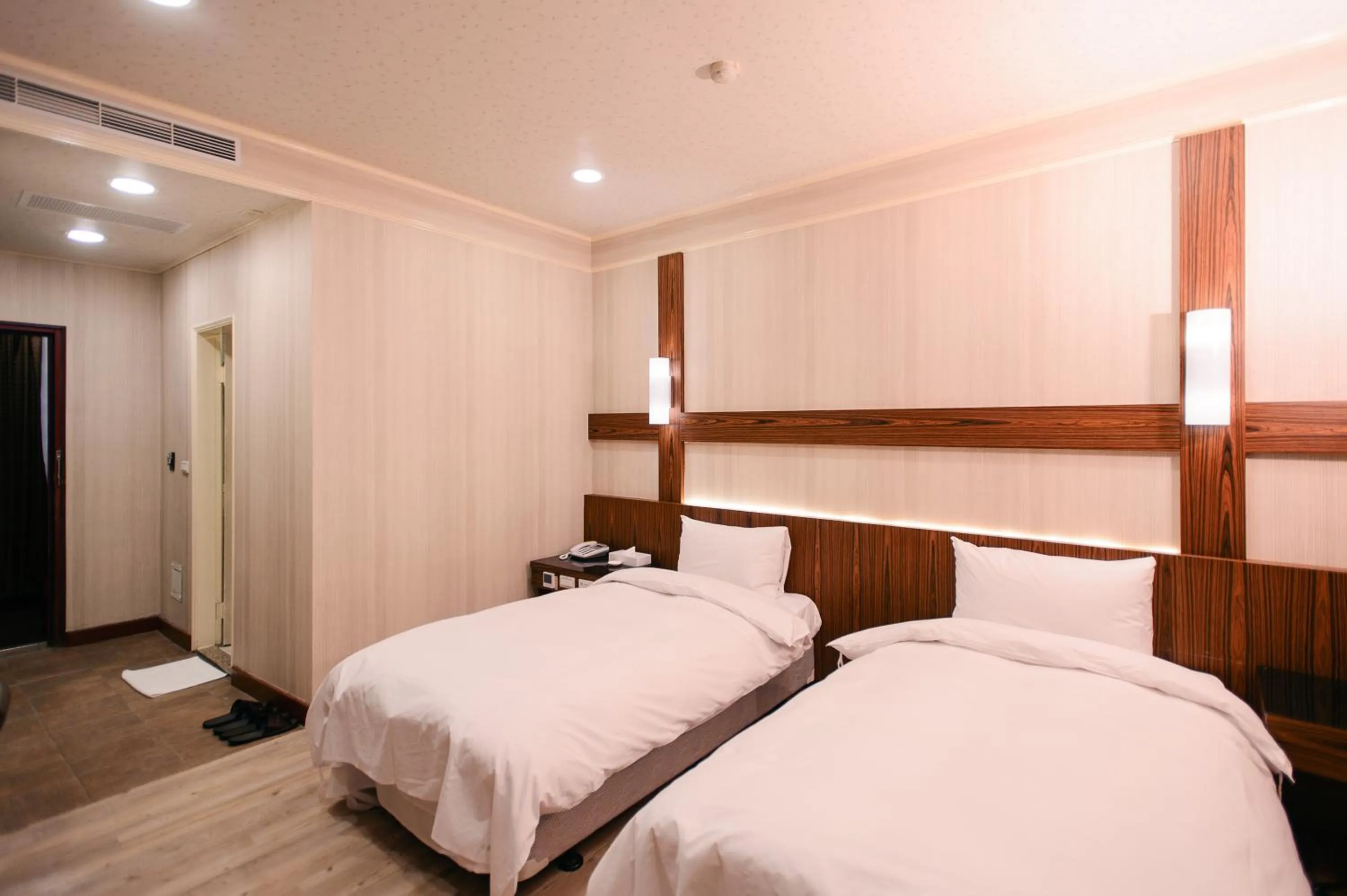 Bedroom, Bed in Duke Business Hotel