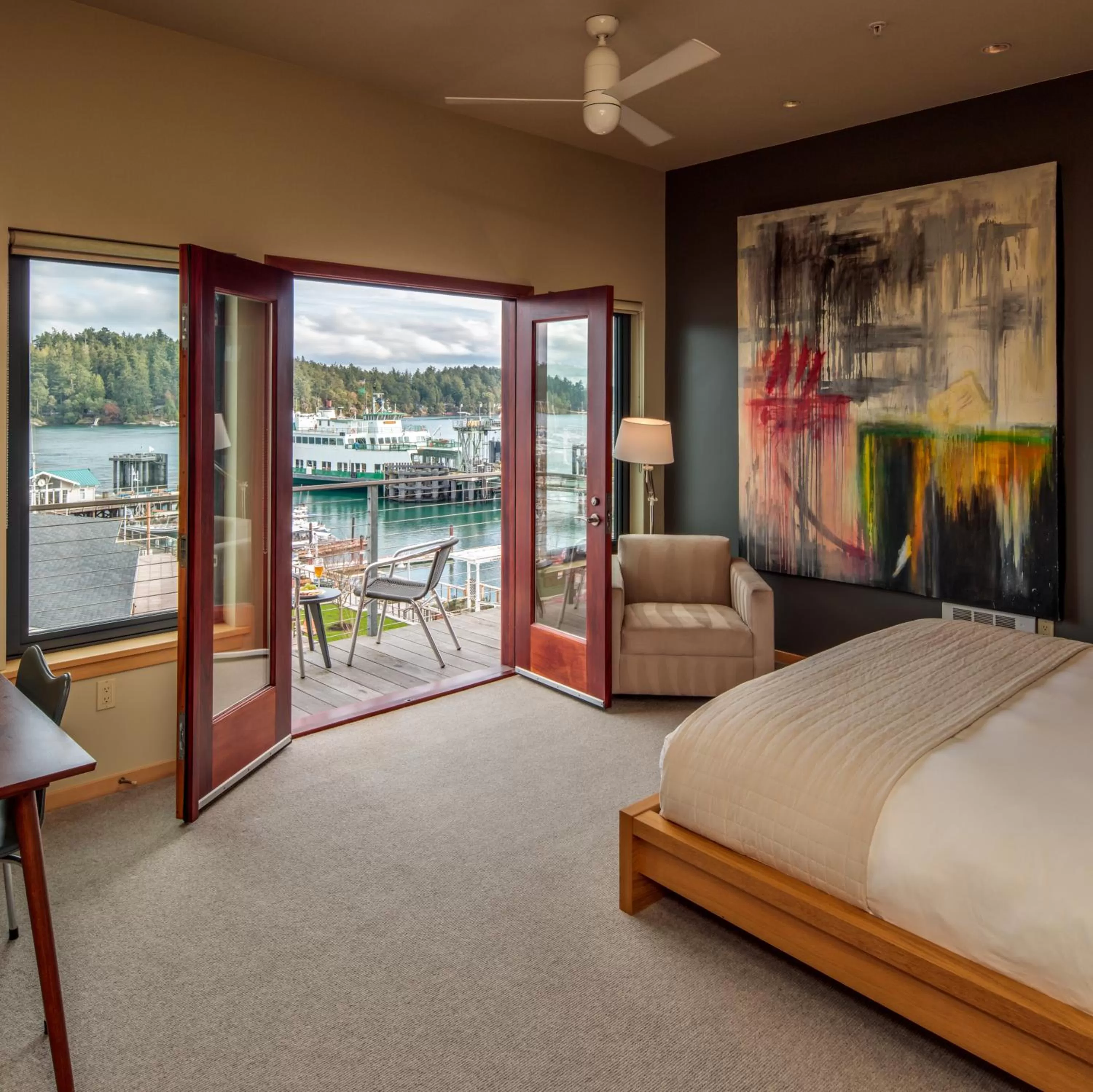 Bedroom, Bed in Island Inn at 123 West