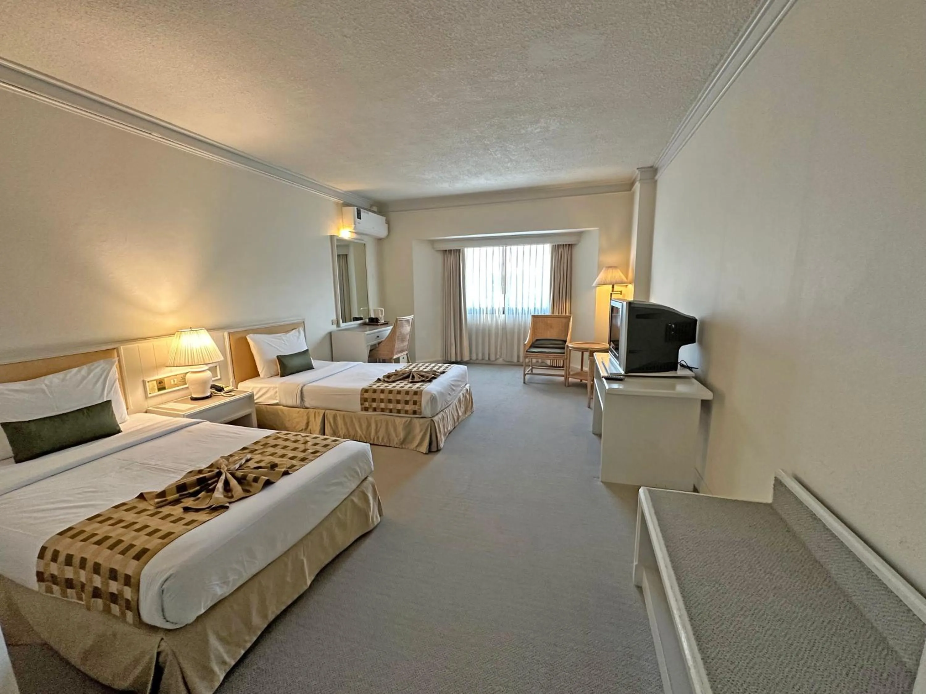 Bed in Lanna Palace 2004