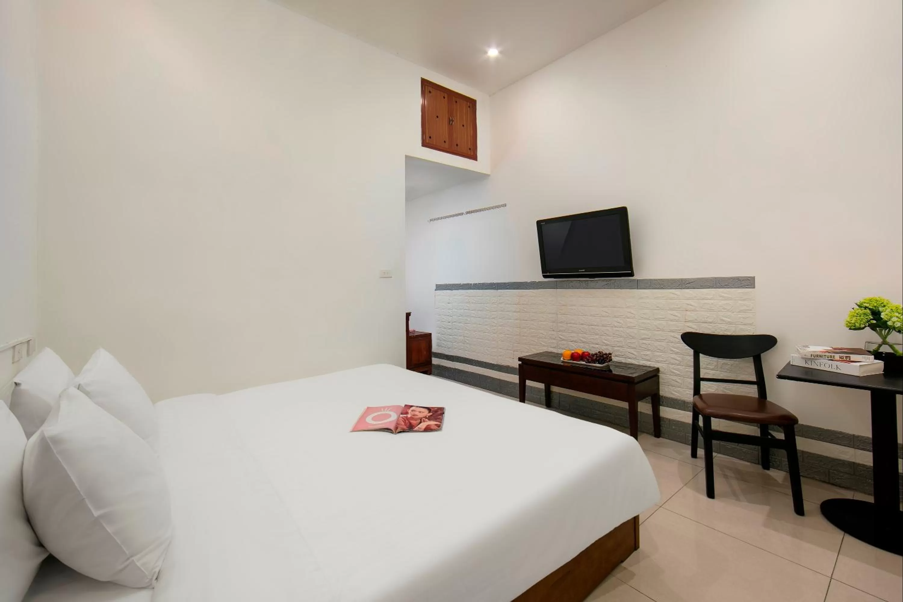 Bed in Bonjour Hanoi Hotel & Travel