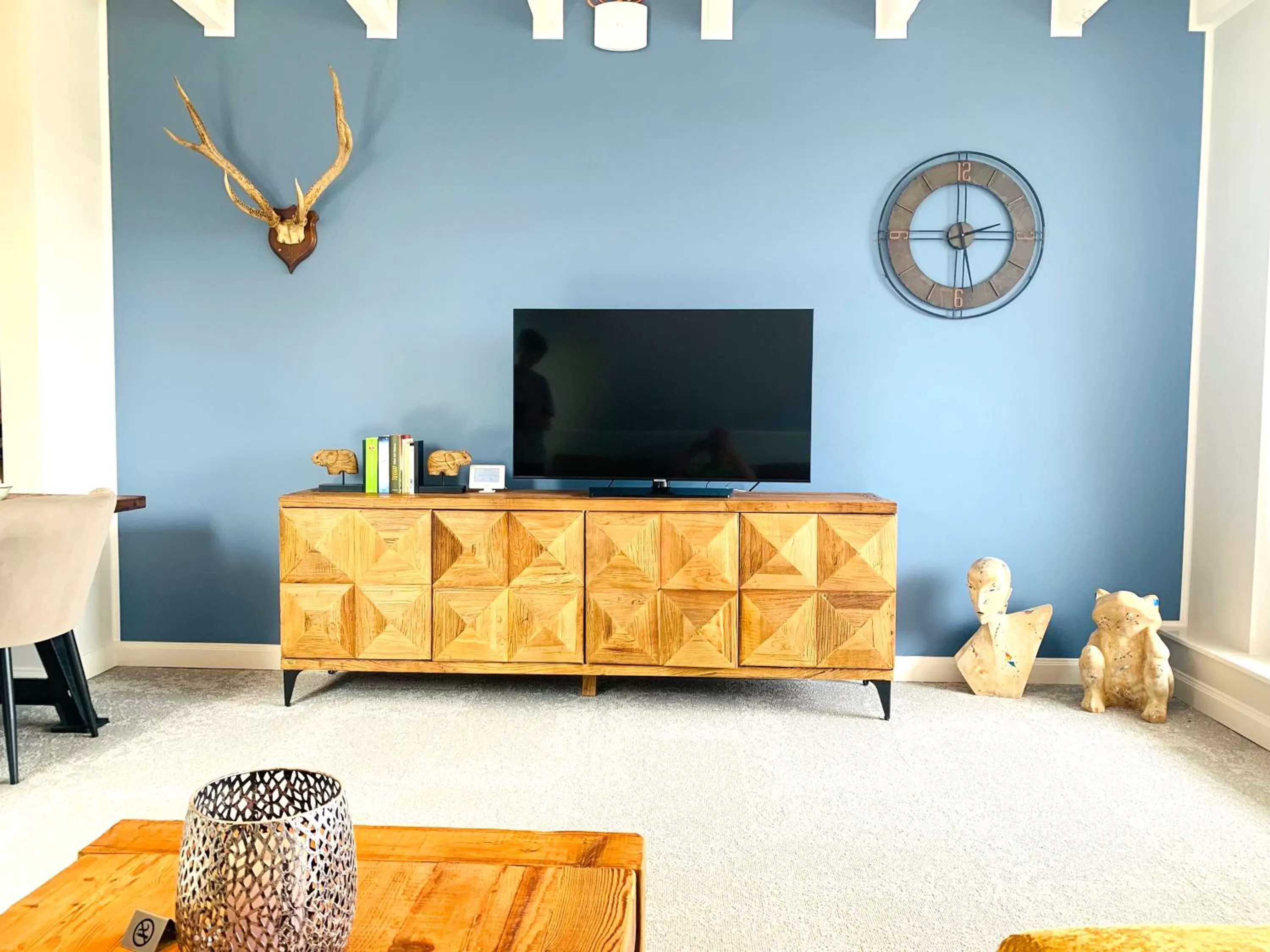 TV/Entertainment Center in BESOTEL Mettmann