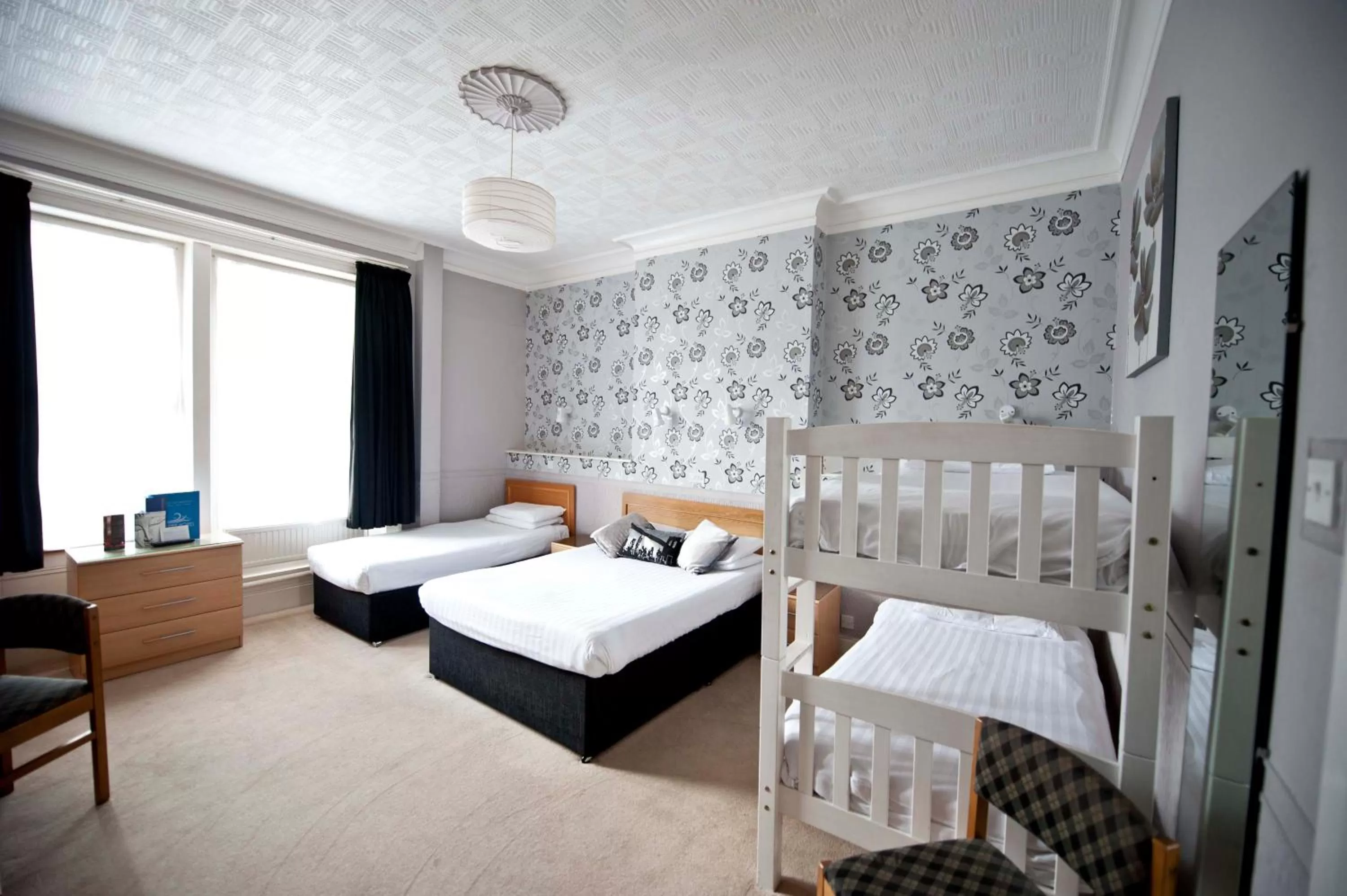 Photo of the whole room, Bed in Suncliff Hotel - OCEANA COLLECTION