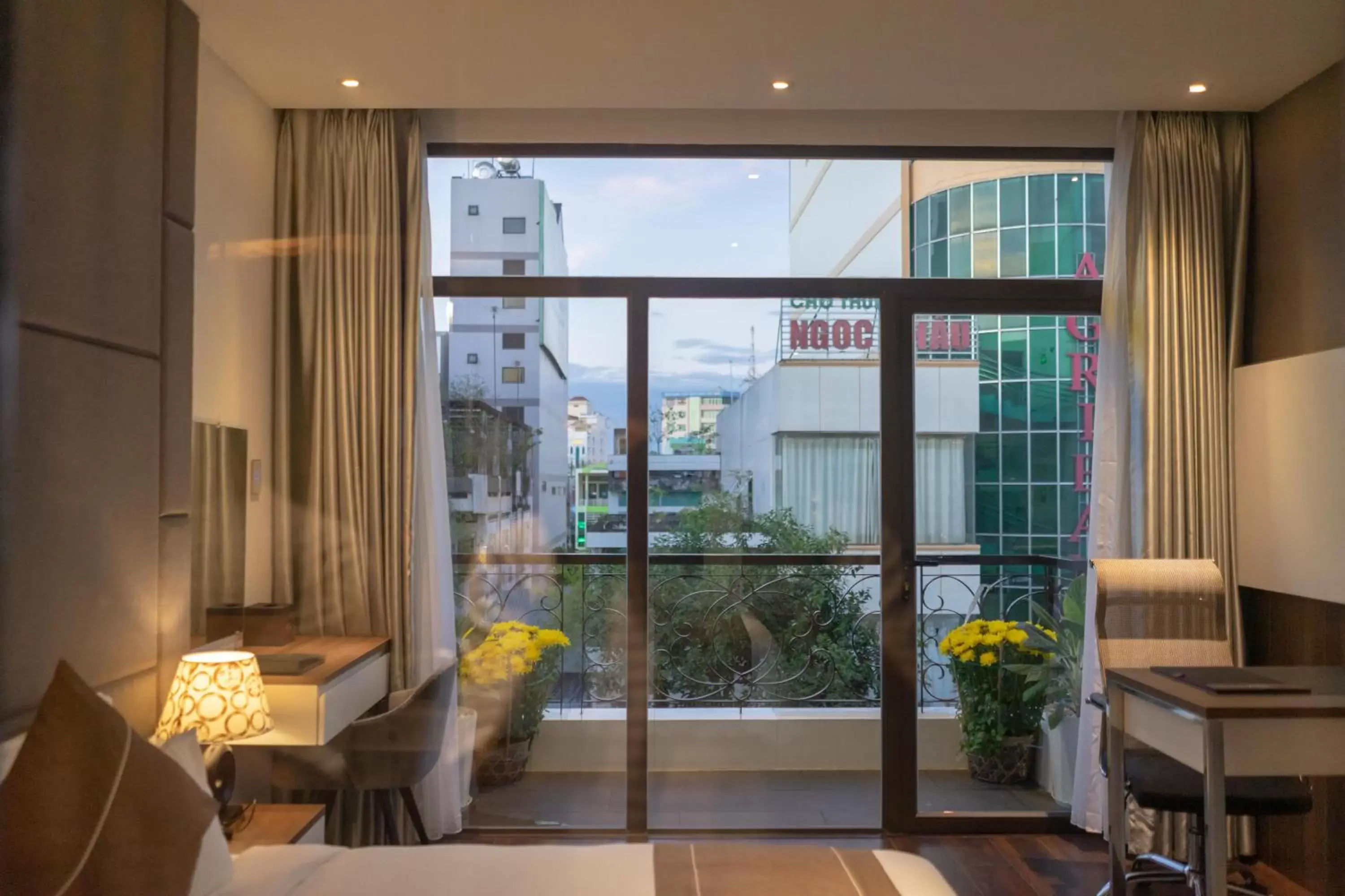 Deluxe Double Room with Balcony in KP Hotel Deluxe Double Room with Balcony in KP Hotel