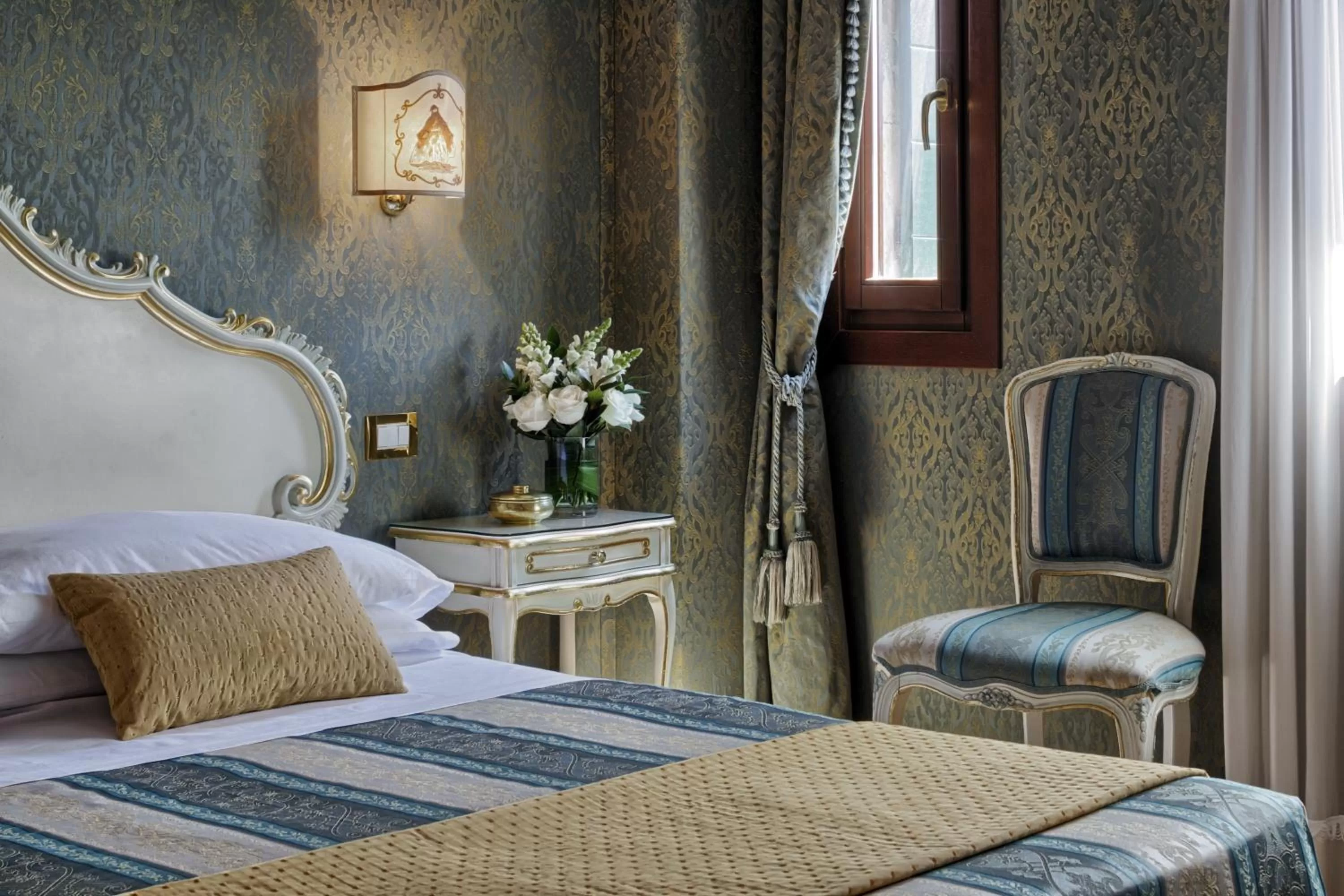 Bedroom, Bed in Antica Locanda al Gambero