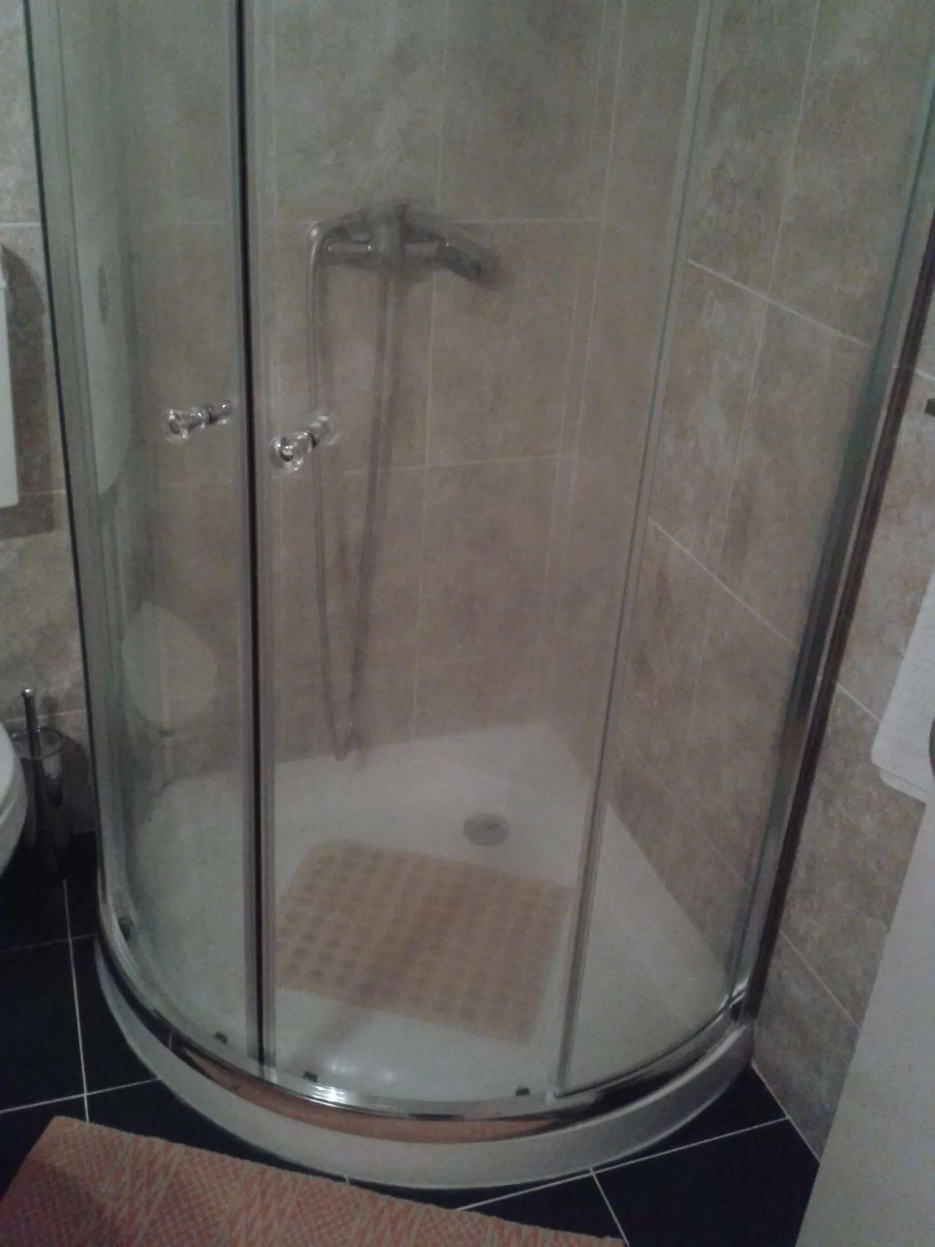 Bathroom in Lira Guest House B&B