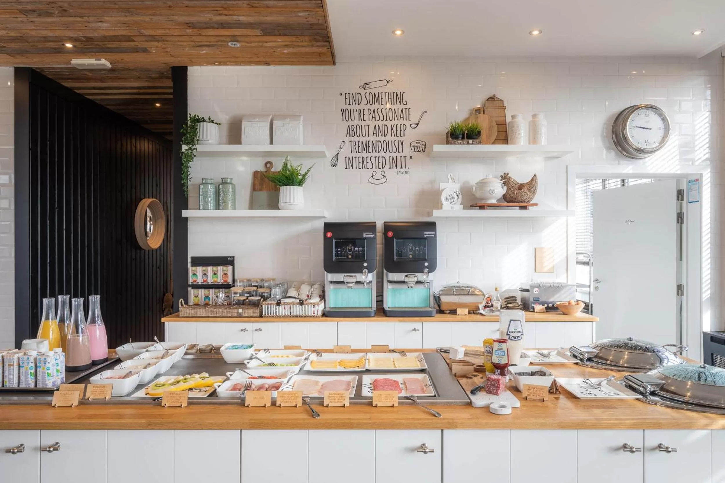 Breakfast in West Bay