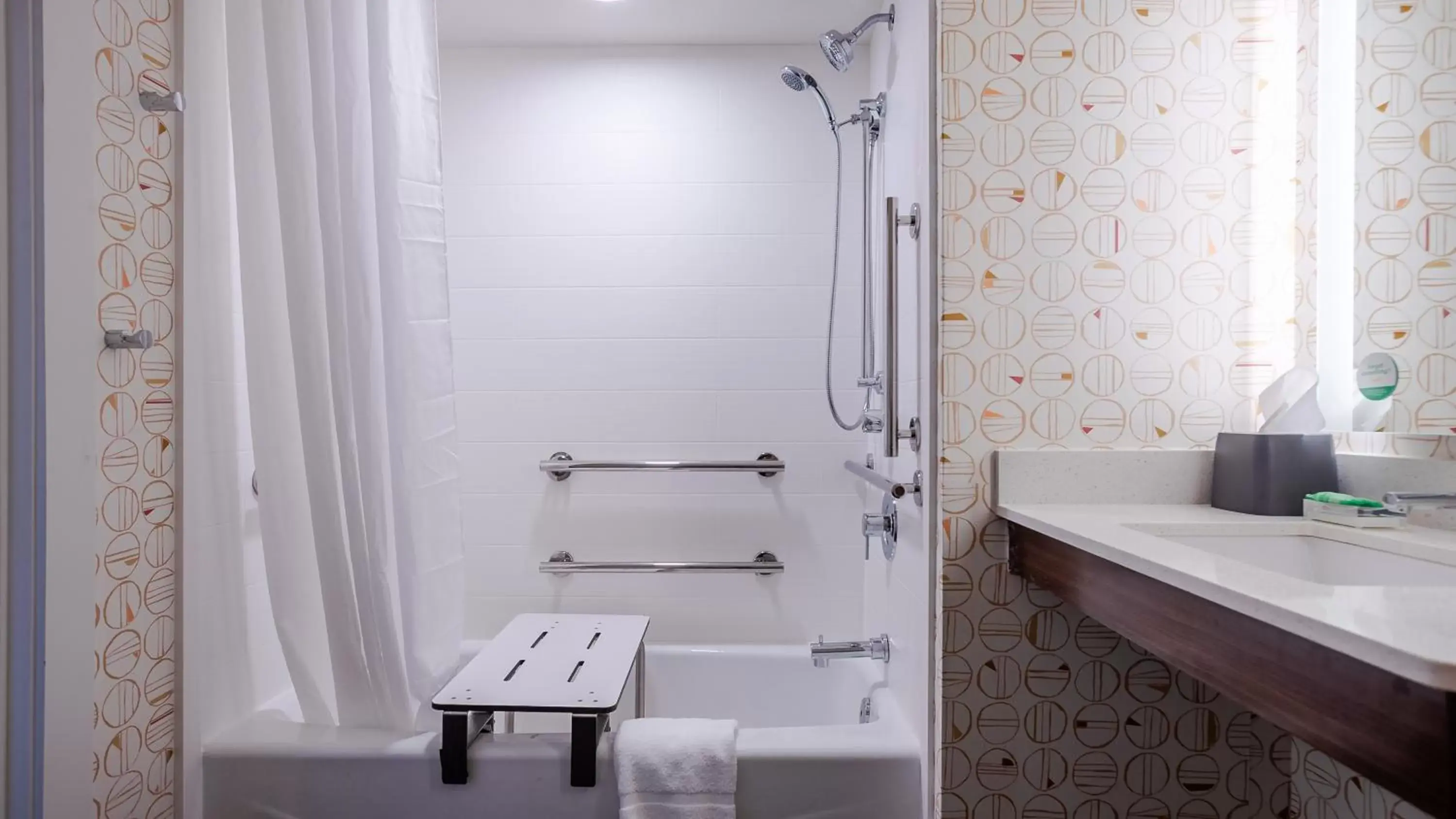 Two Queen Beds- Mobility Access with Bath Tub in Holiday Inn Panama City, an IHG Hotel Two Queen Beds- Mobility Access with Bath Tub in Holiday Inn Panama City, an IHG Hotel