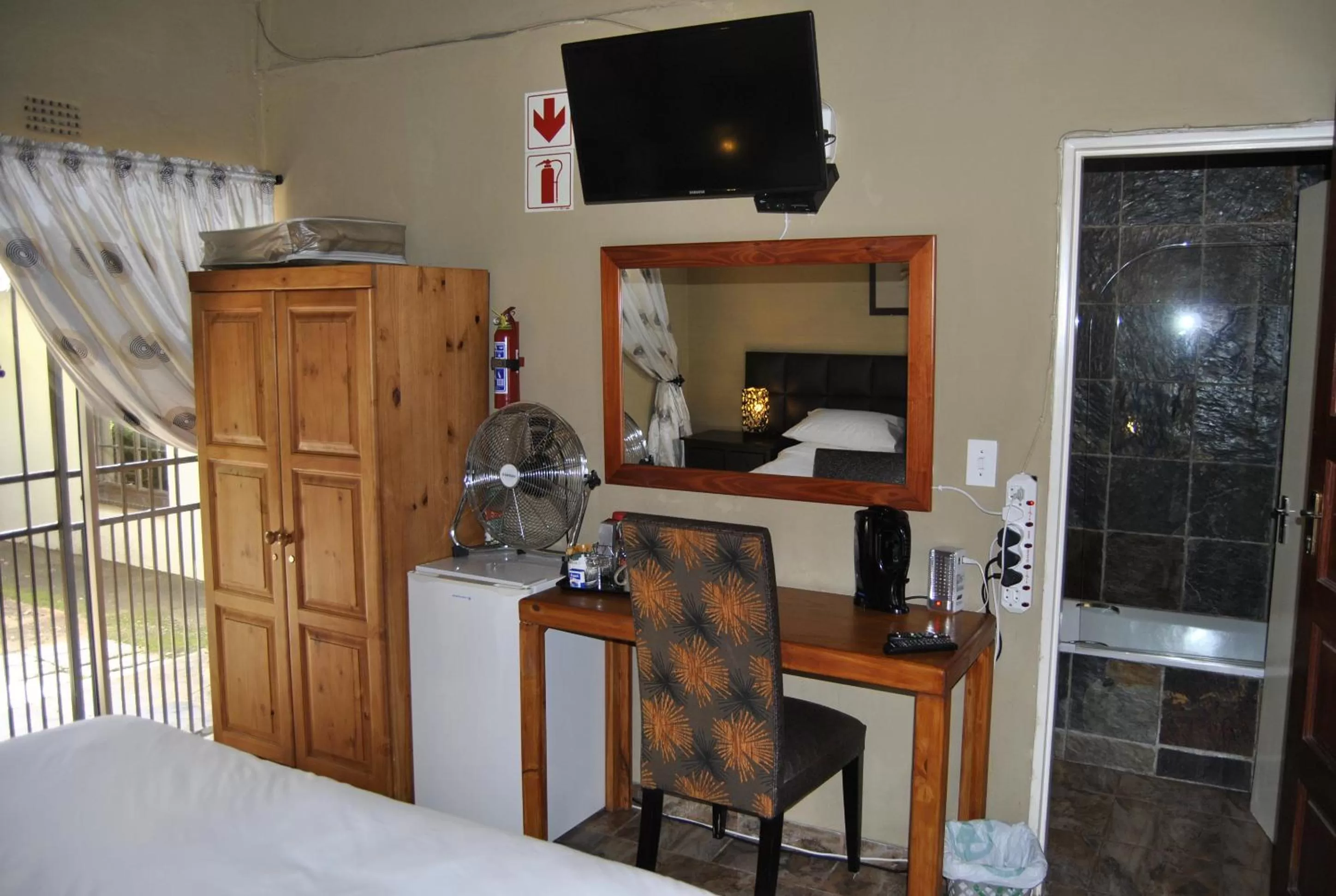 Coffee/tea facilities, TV/Entertainment Center in Birch Tree Cottage