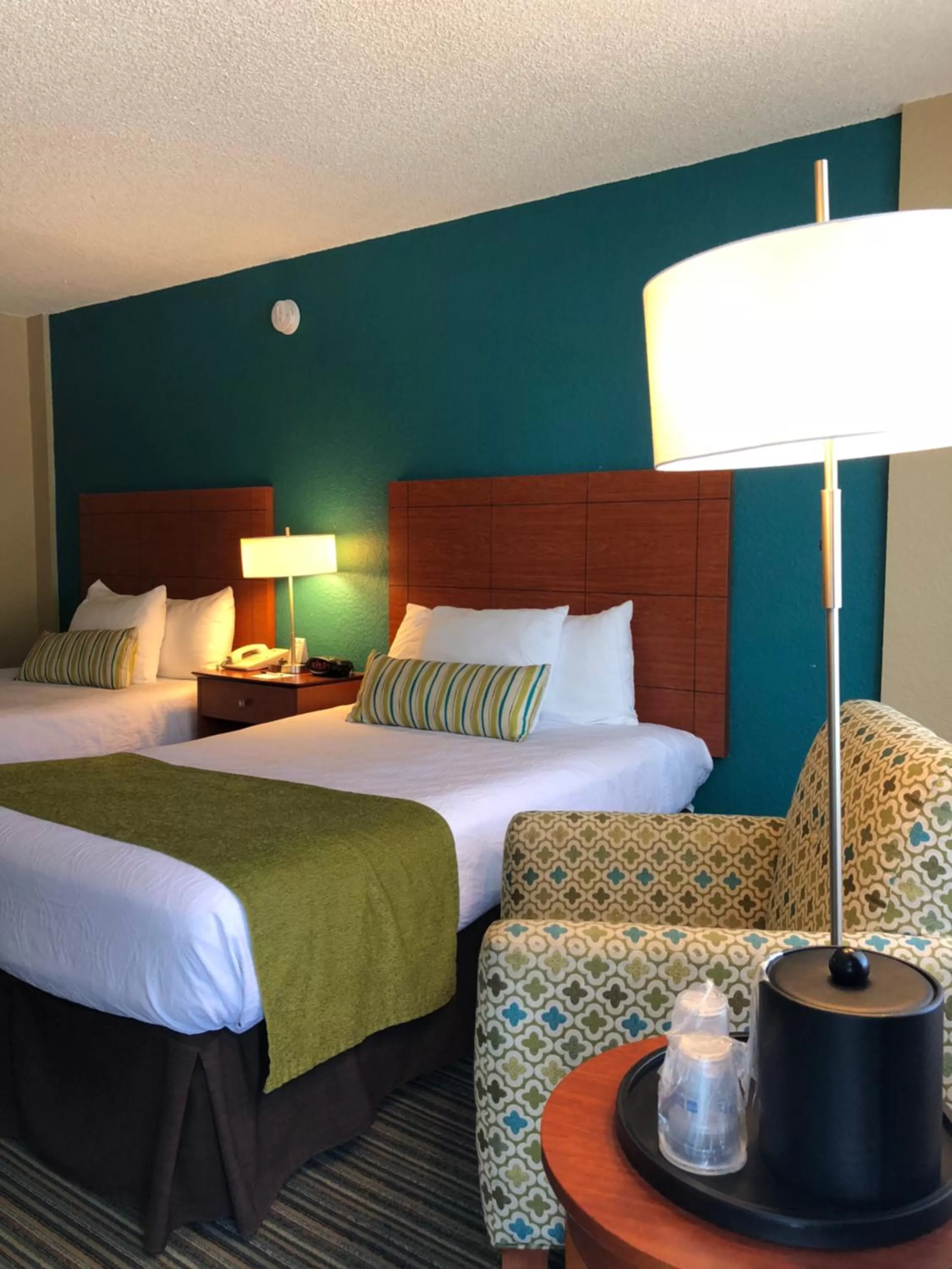 Bed in Best Western On The Bay Inn & Marina