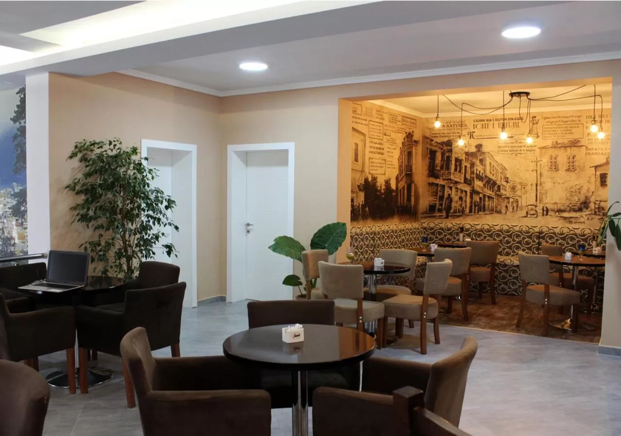 Communal lounge/ TV room in KorcaSmileHotel